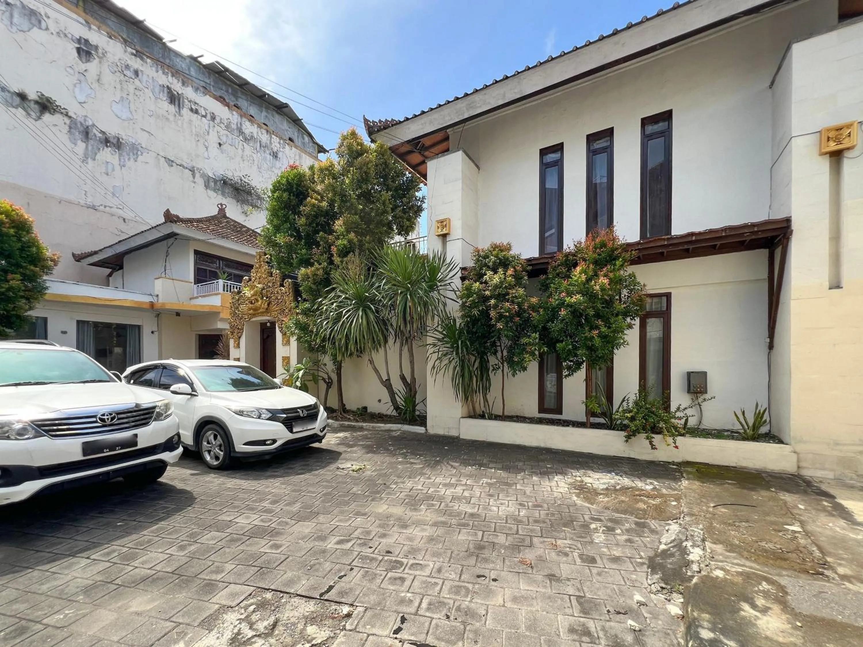 Parking in The Lavana Natasya Kuta Beach