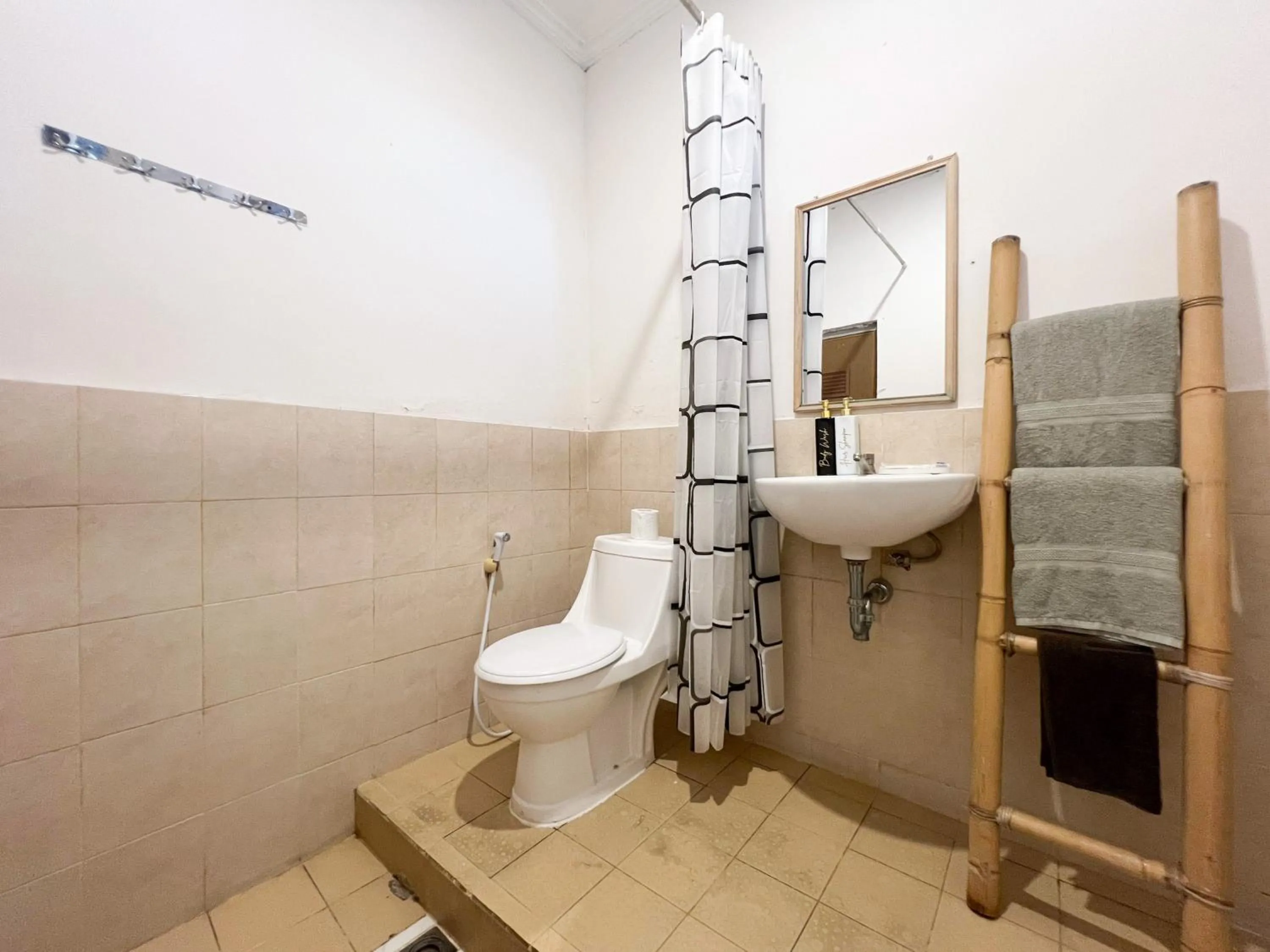 Bathroom in The Lavana Natasya Kuta Beach