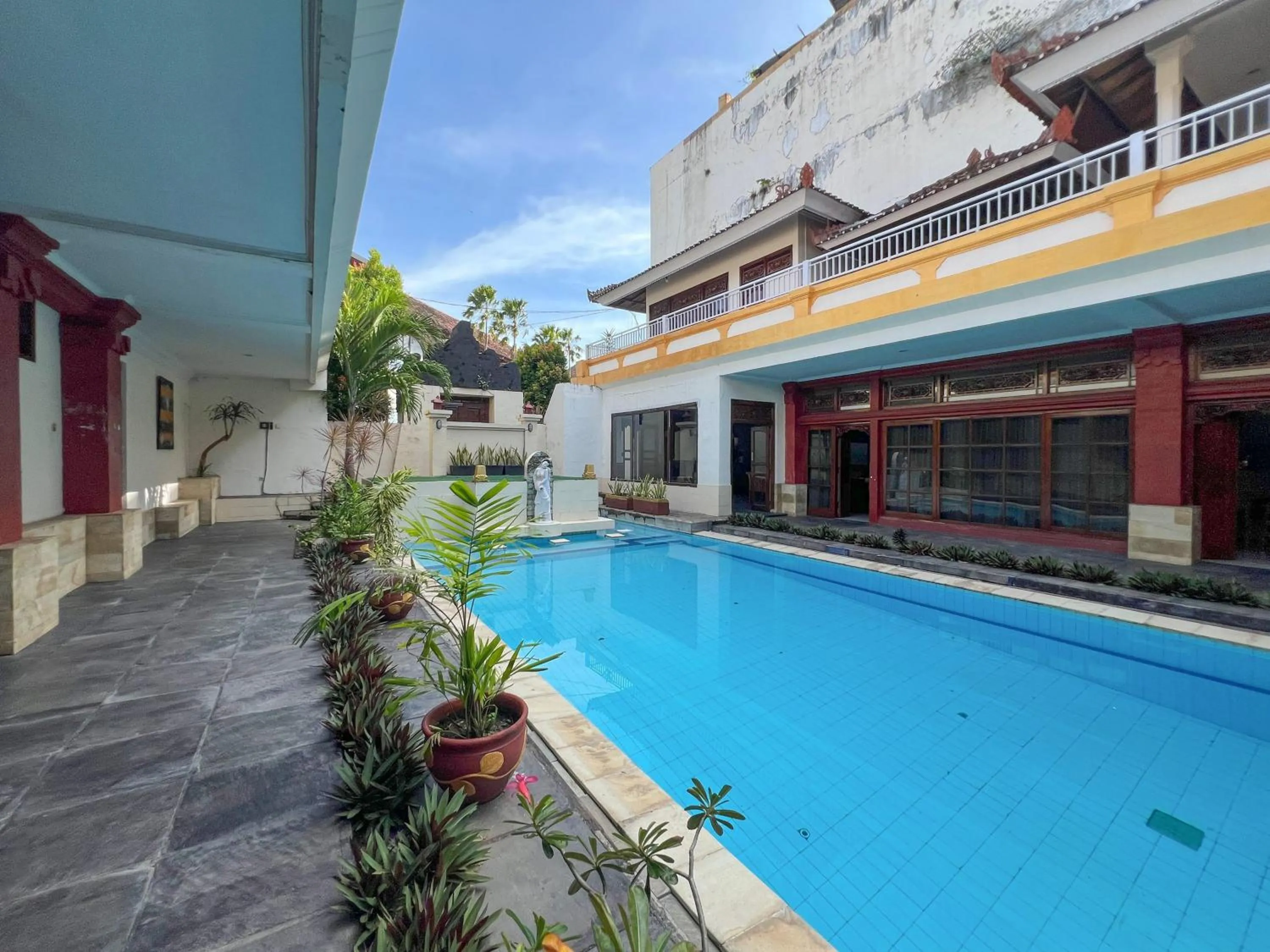 Swimming pool in The Lavana Natasya Kuta Beach