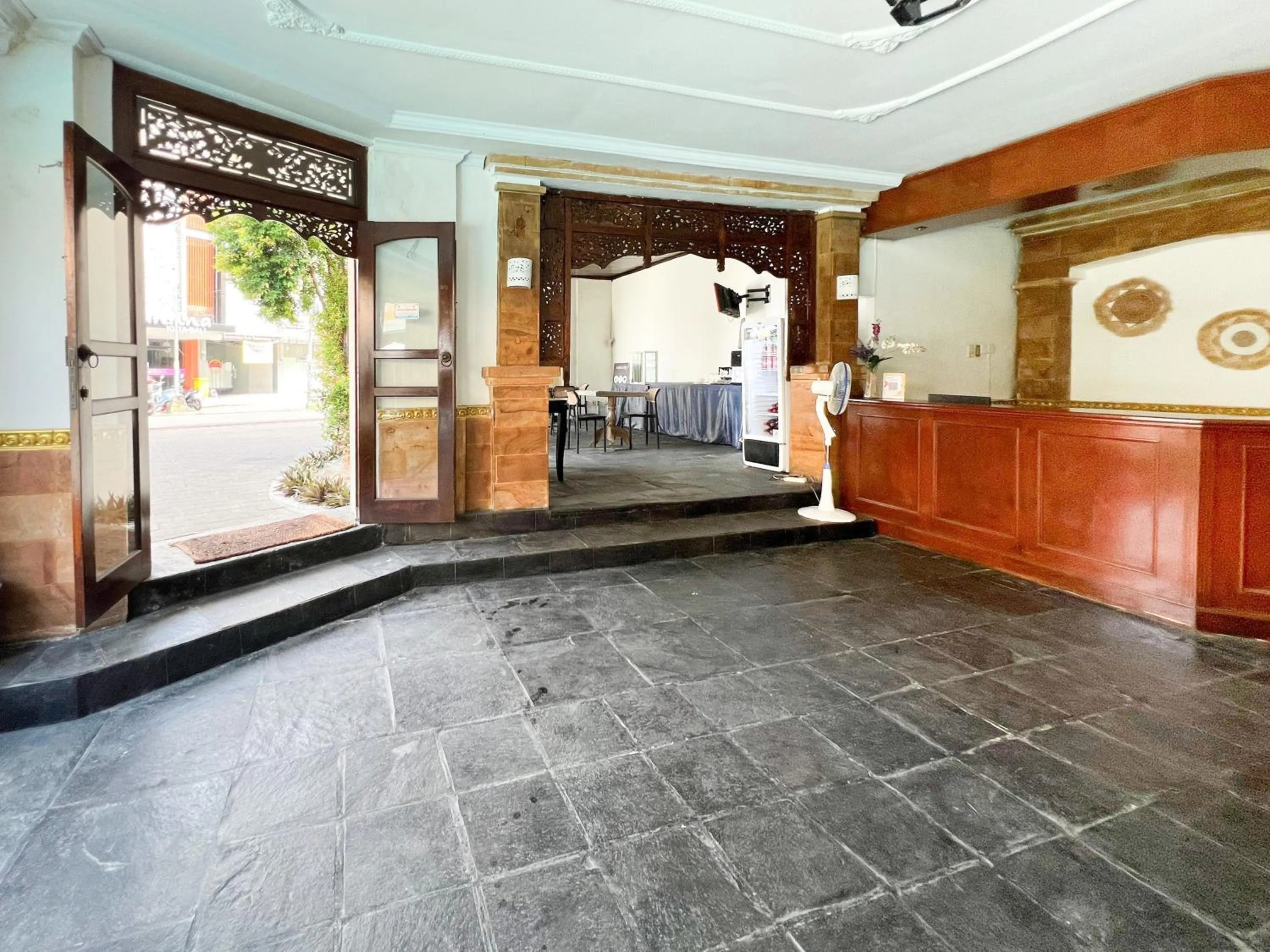 Lobby or reception in The Lavana Natasya Kuta Beach