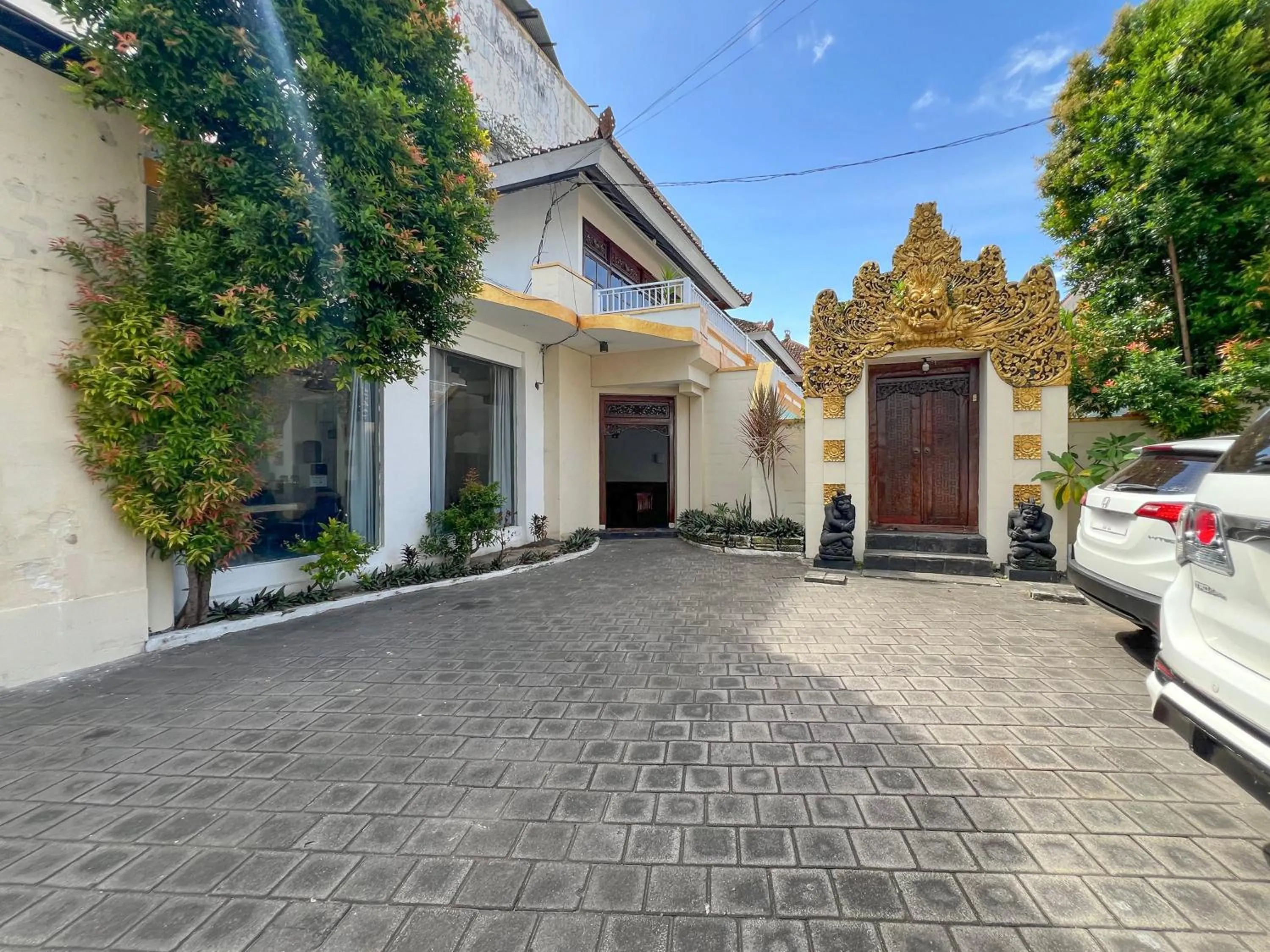 Facade/entrance in The Lavana Natasya Kuta Beach