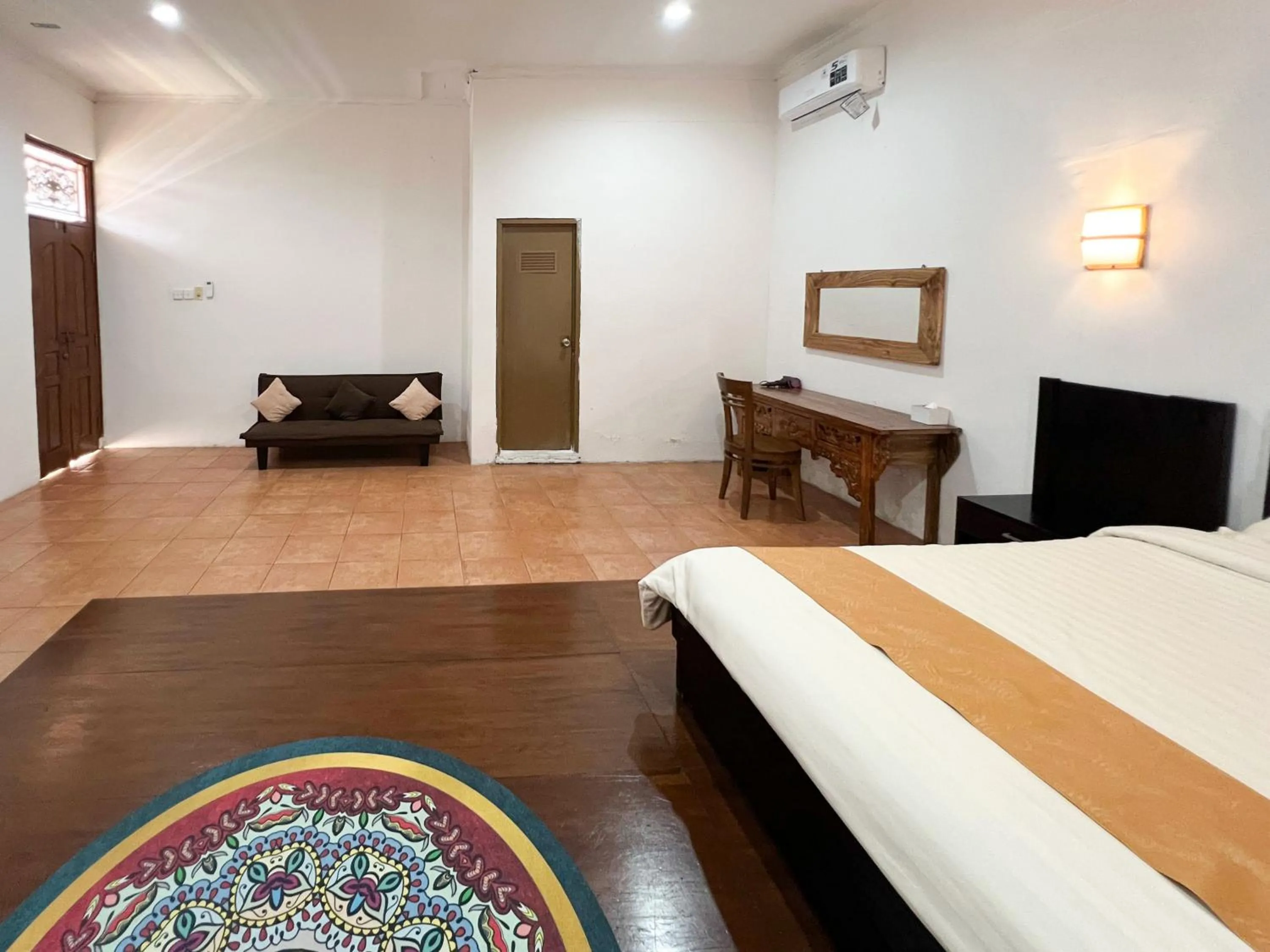 Bedroom, Bed in The Lavana Natasya Kuta Beach