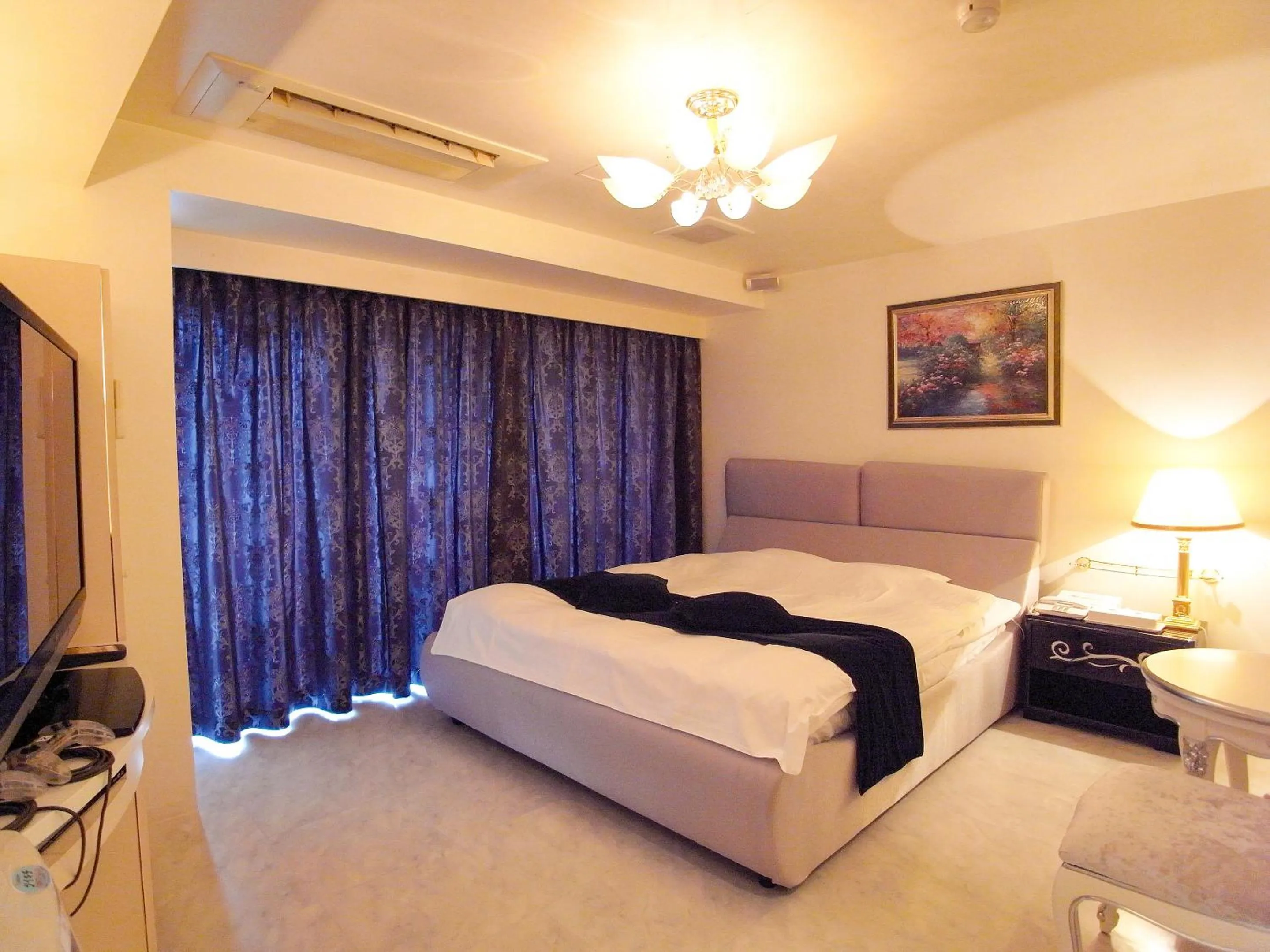 Bed in V Hotel (Adult Only)