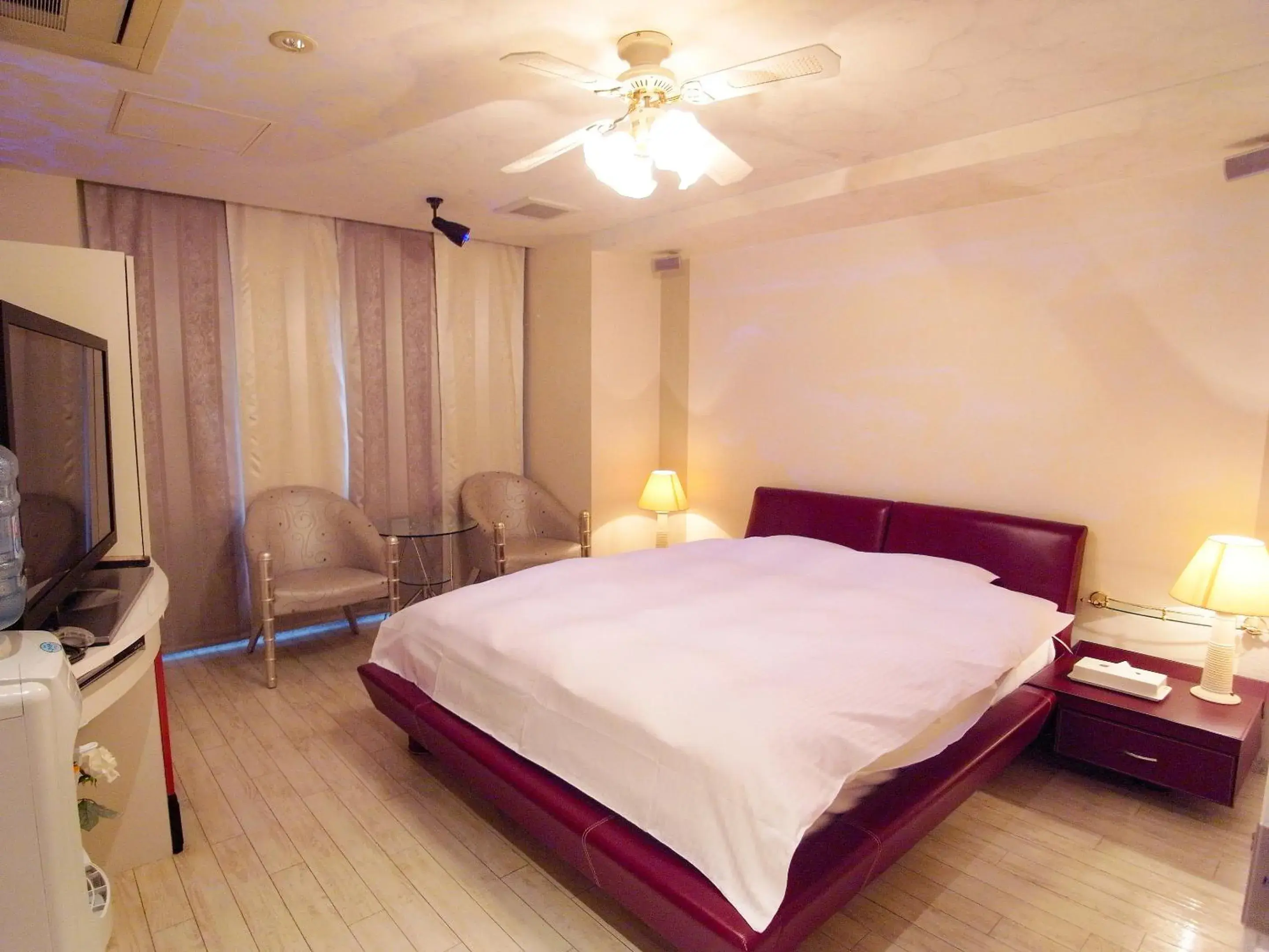 Bed in V Hotel (Adult Only) Bed in V Hotel (Adult Only)