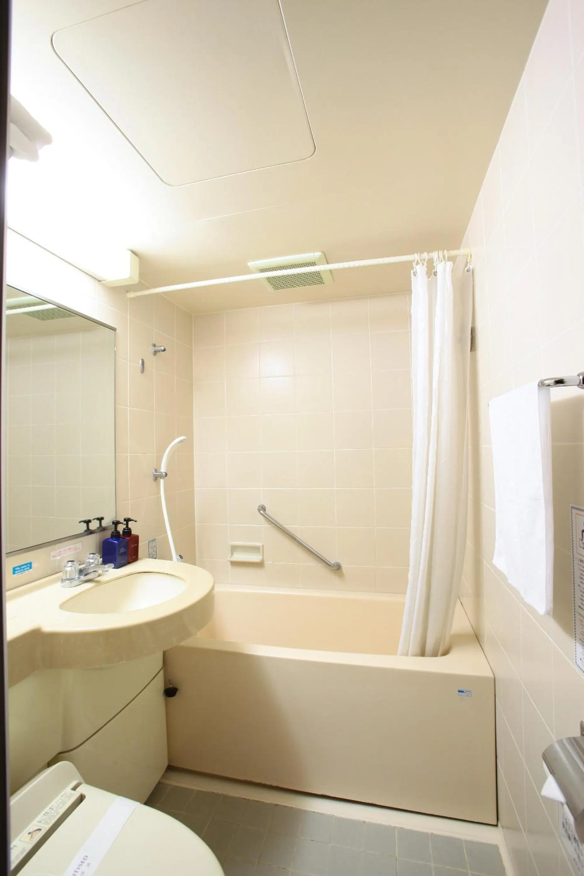 Bathroom in Hotel Ermou Regency