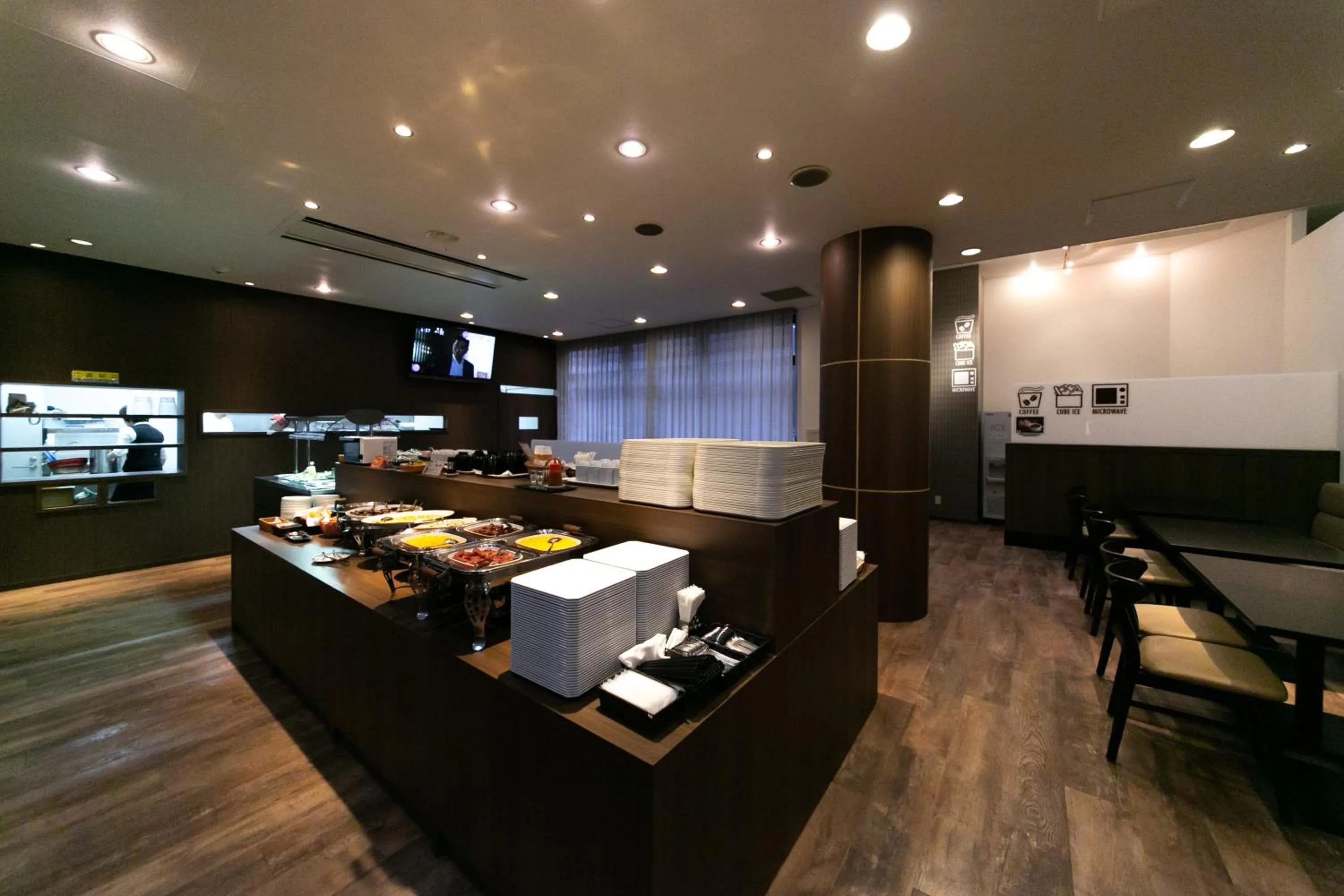 Area and facilities in Hotel Ermou Regency