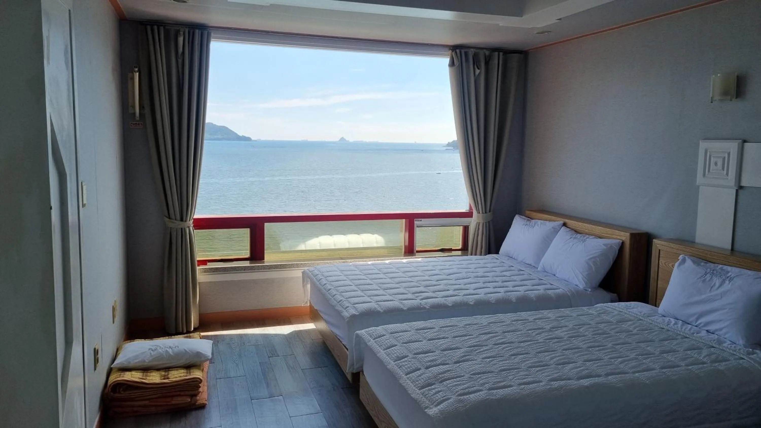 Bed in Namhae Beach Hotel