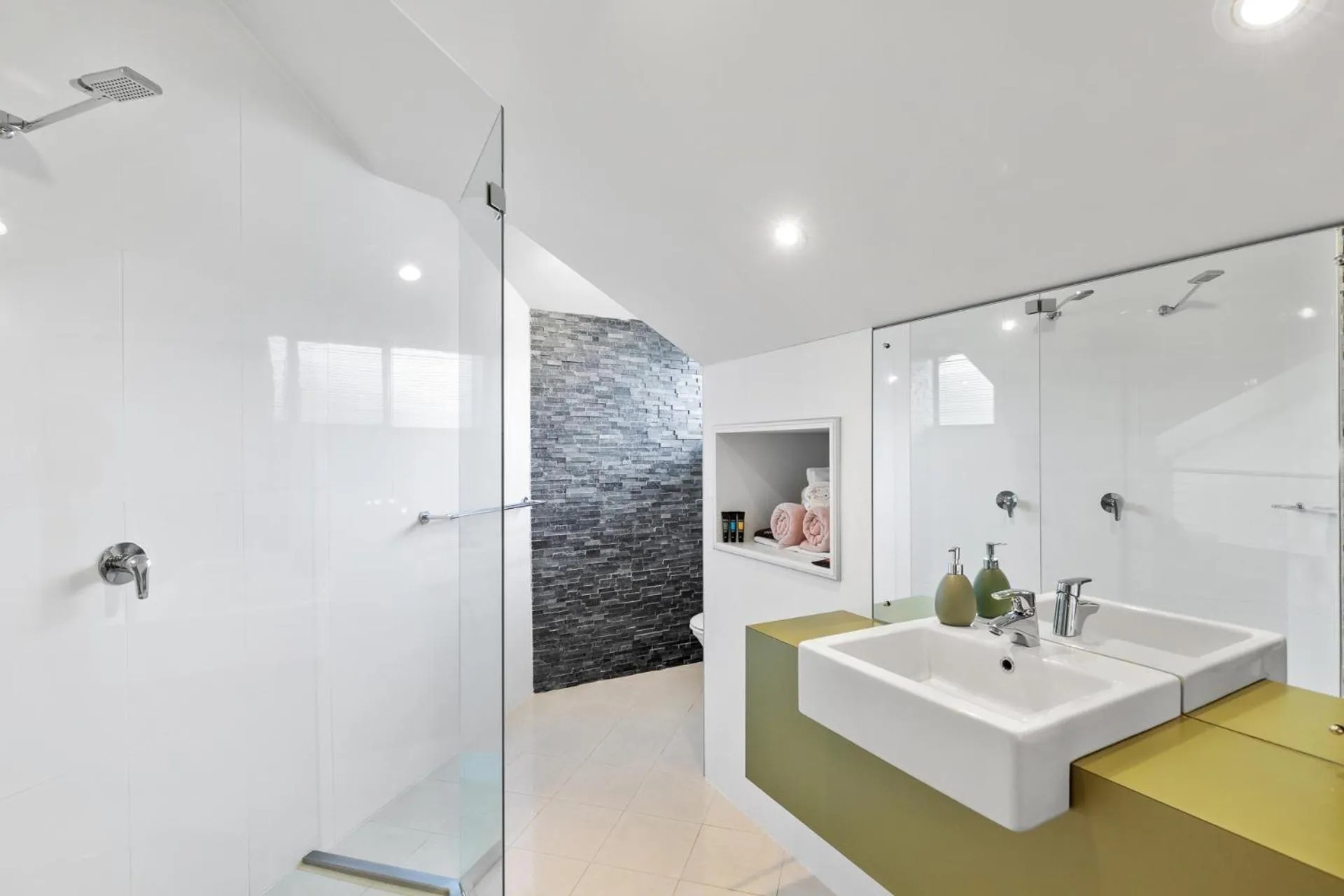 Merlot Verdelho Townhouses