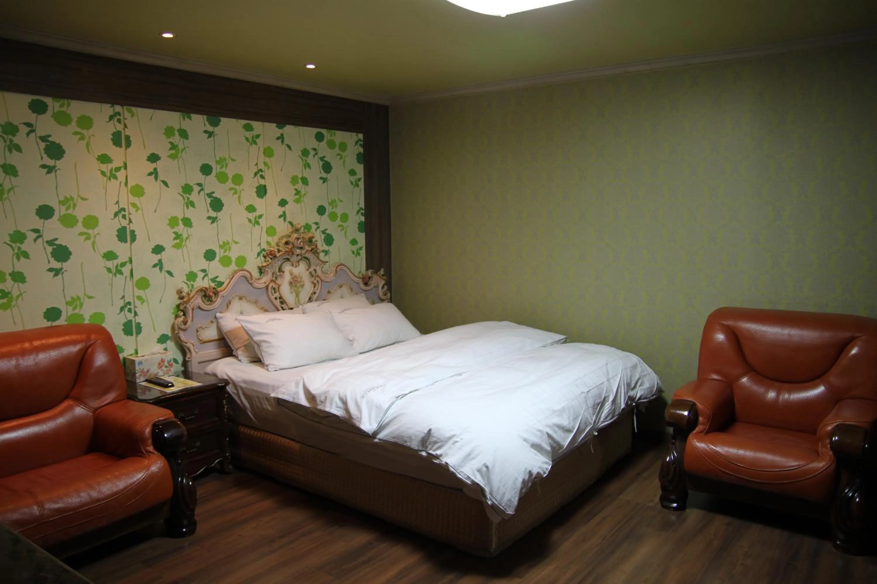 Decorative detail, Bed in Gunsan Western Hotel