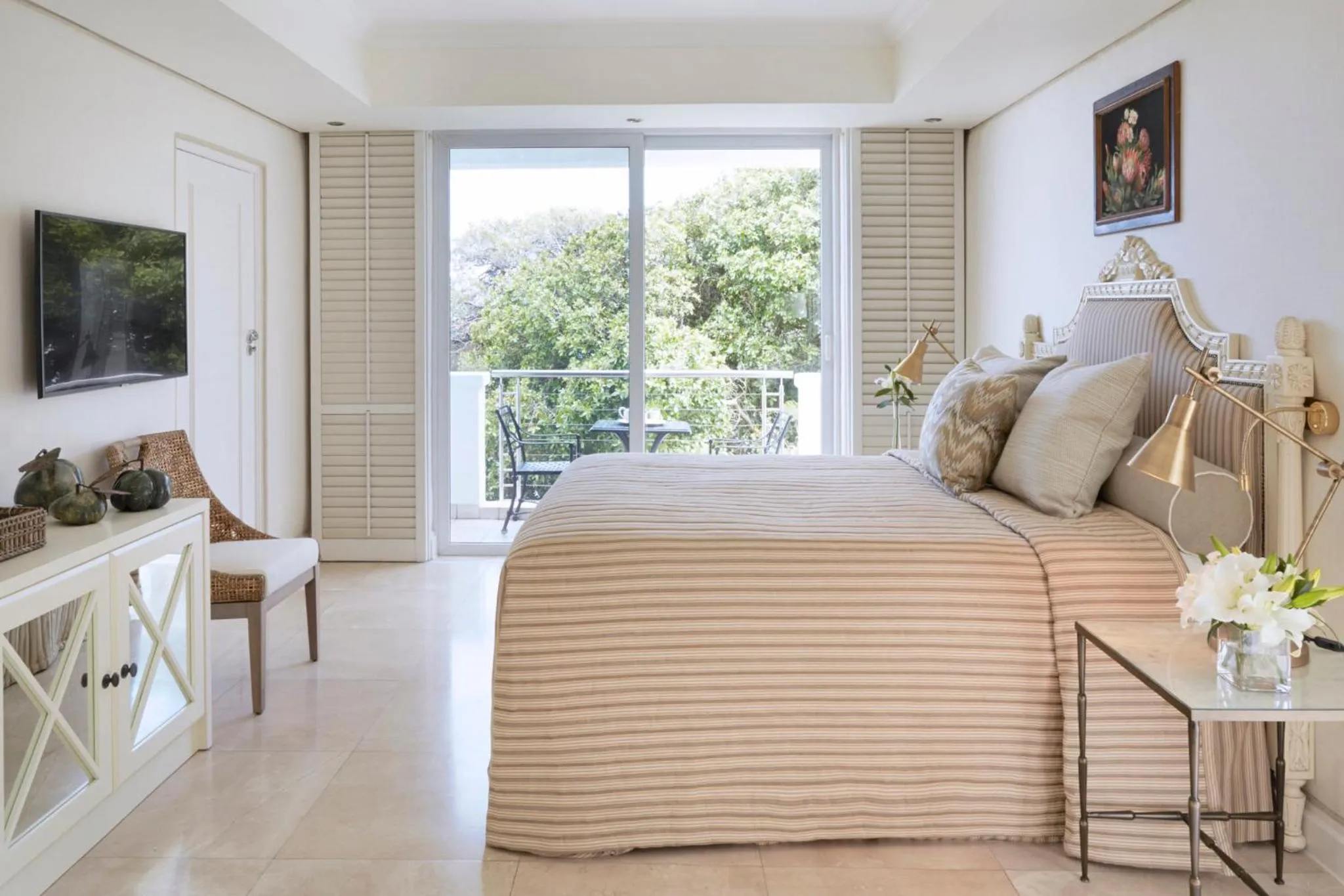 Bedroom, Bed in Twelve Apostles Hotel & Spa