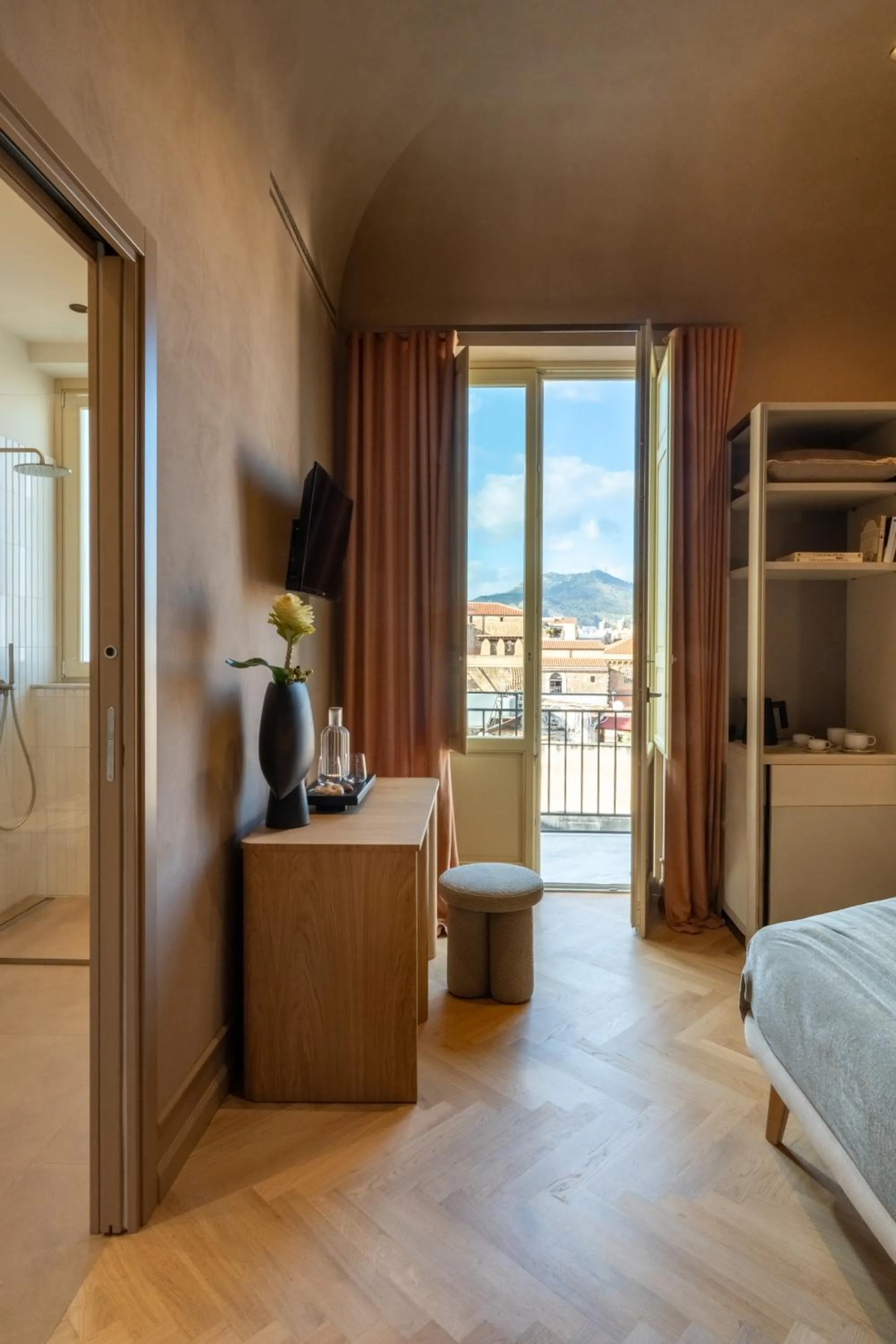 View (from property/room), Bed in Palazzo Balsamo Boutique Hotel