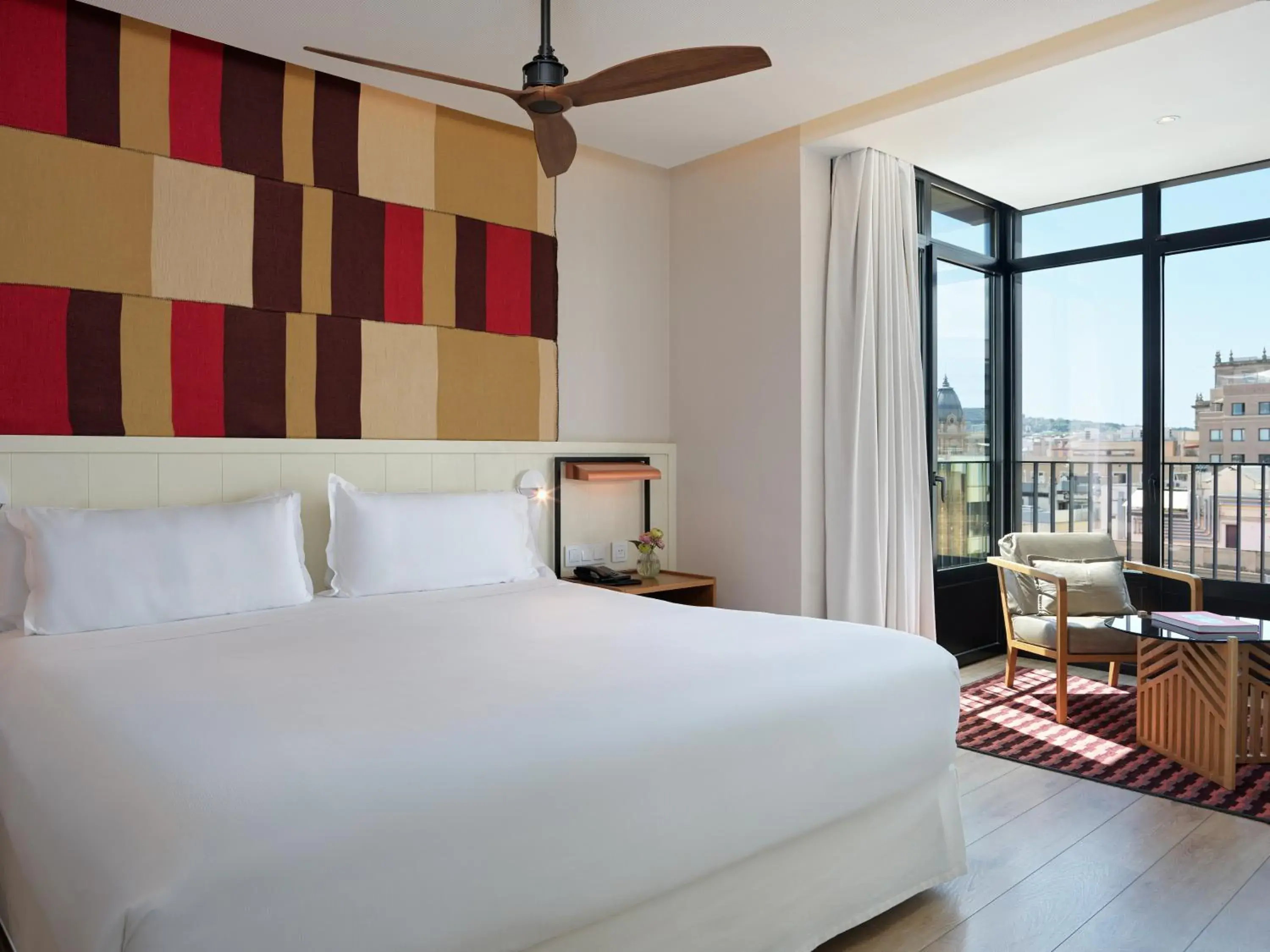 Family Suite (2 Adults + 2 Children) - single occupancy in H10 Cubik 4* Sup Family Suite (2 Adults + 2 Children) - single occupancy in H10 Cubik 4* Sup