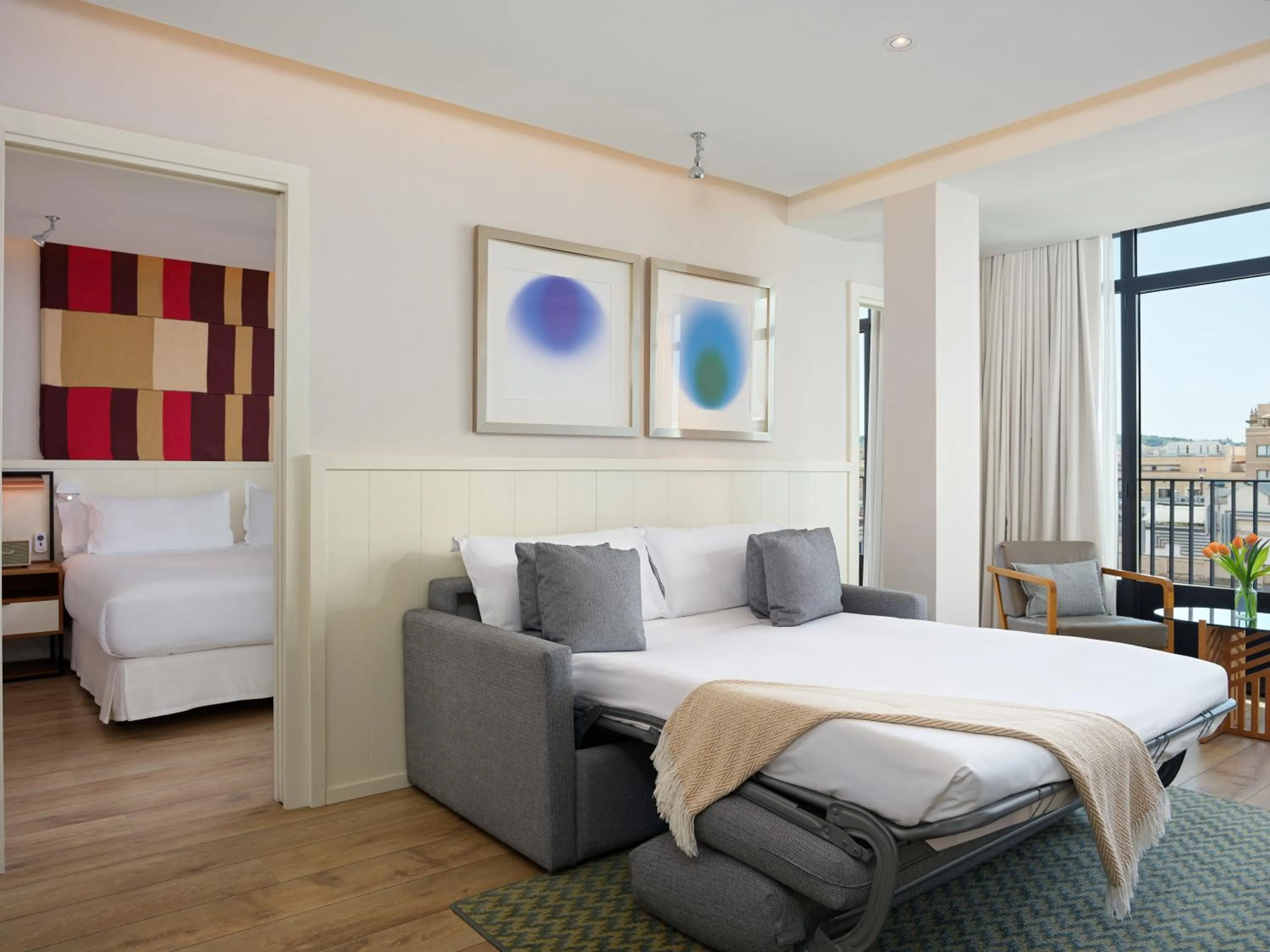 Living room, Bed in H10 Cubik 4* Sup