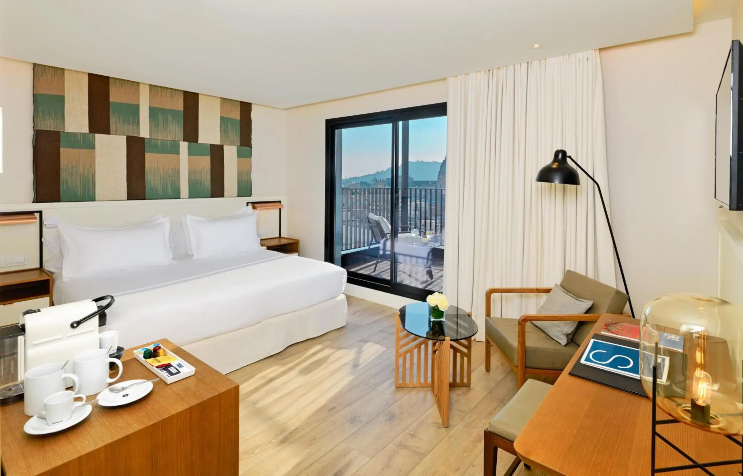 View (from property/room), Bed in H10 Cubik 4* Sup View (from property/room), Bed in H10 Cubik 4* Sup