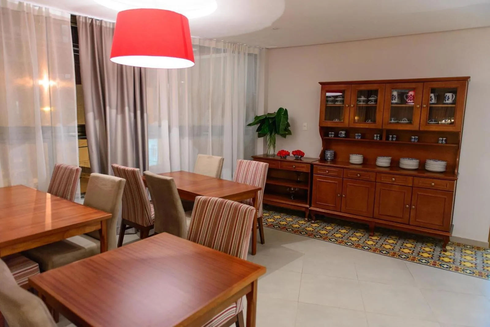 Restaurant/places to eat in Vivas Hotel e Casa
