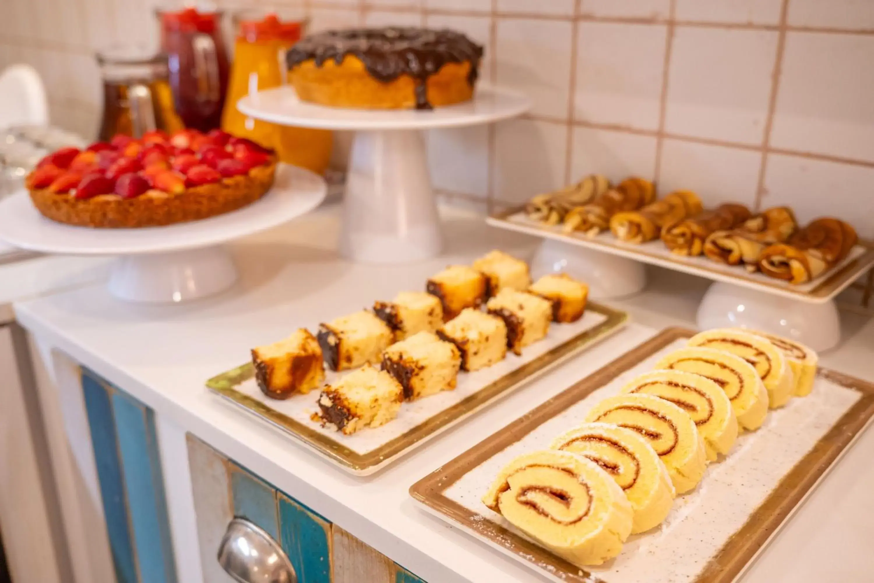 Buffet breakfast in Casa do Jasmim by Shiadu Buffet breakfast in Casa do Jasmim by Shiadu