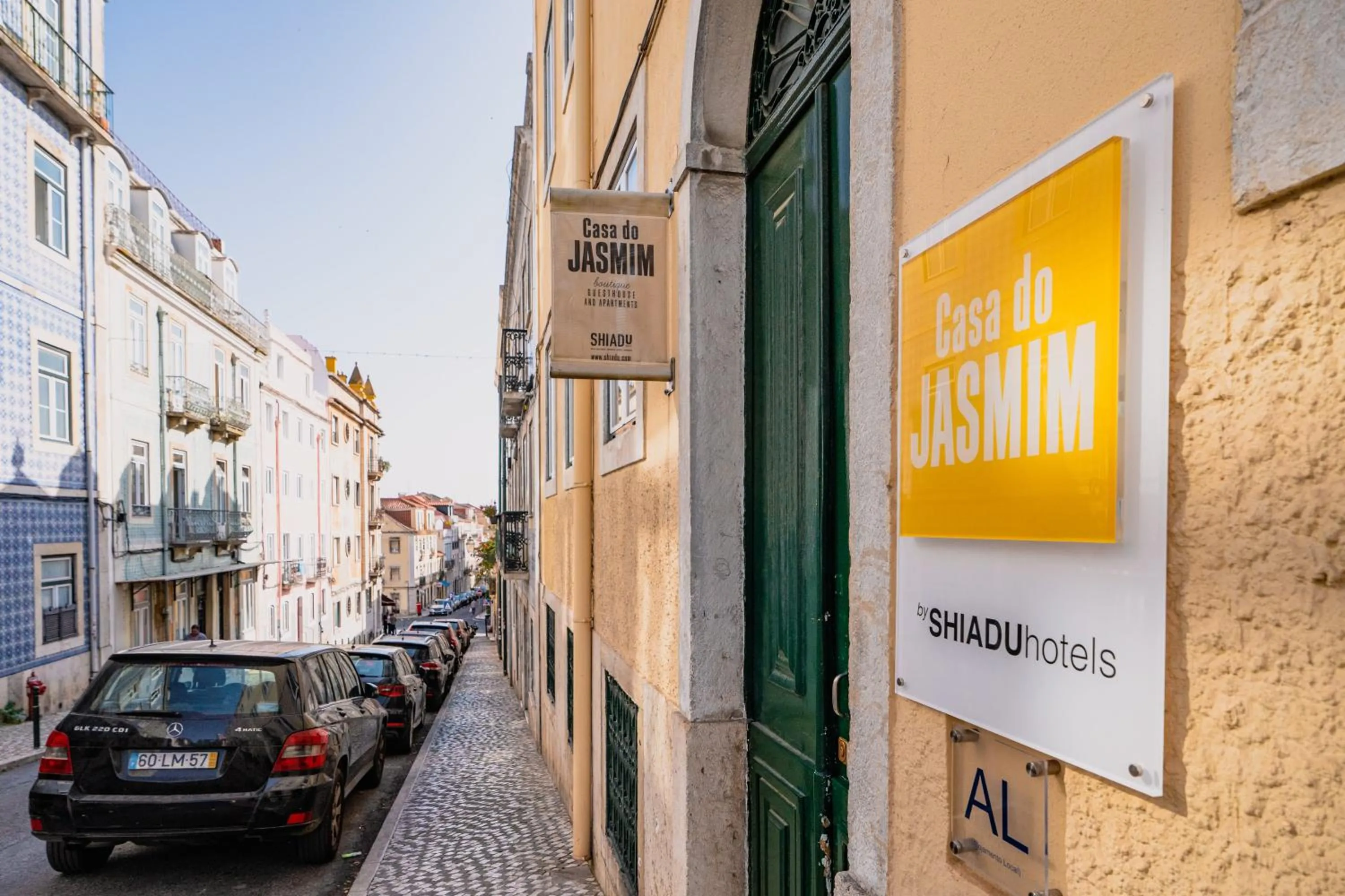 Property building in Casa do Jasmim by Shiadu