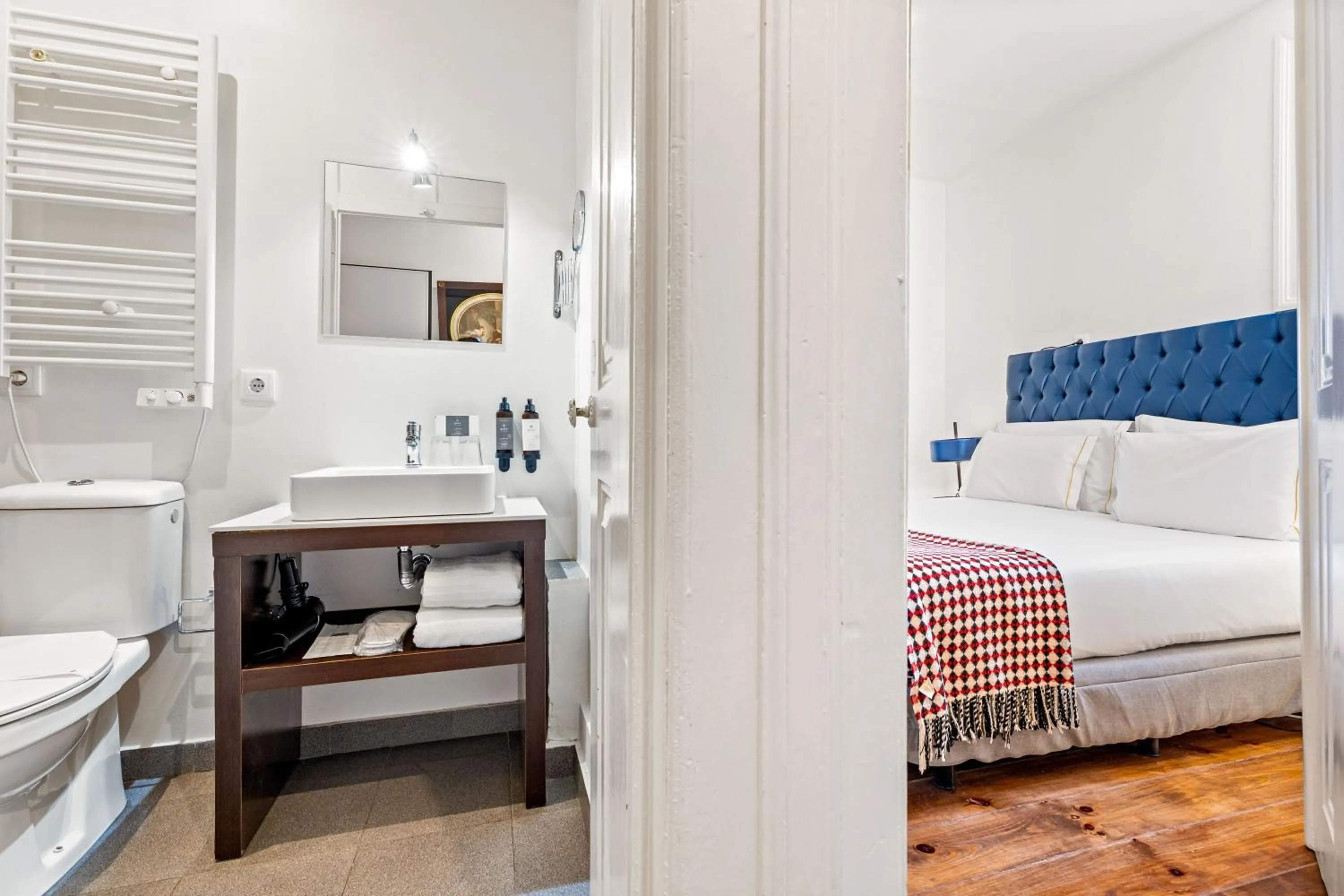 Bathroom, Bed in Casa do Jasmim by Shiadu