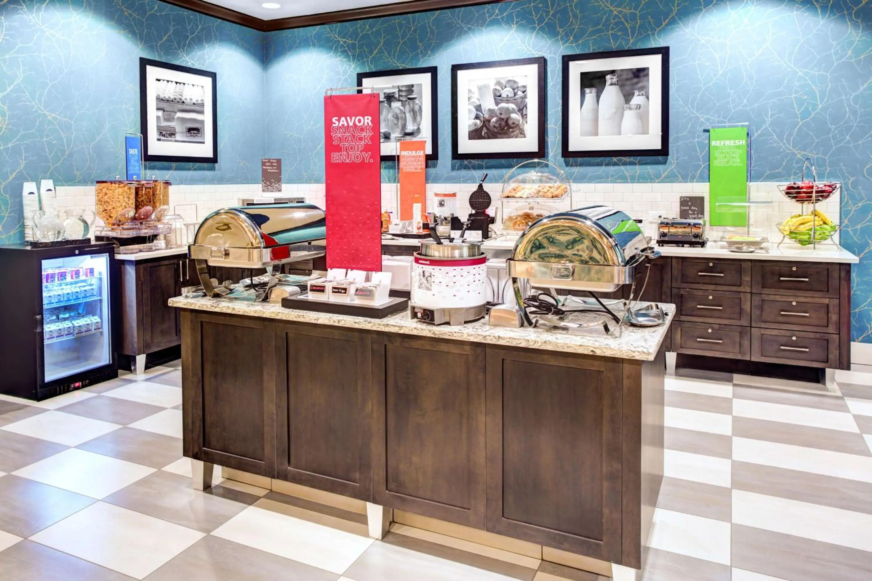 Breakfast in Hampton Inn & Suites by Hilton Atlanta Perimeter Dunwoody