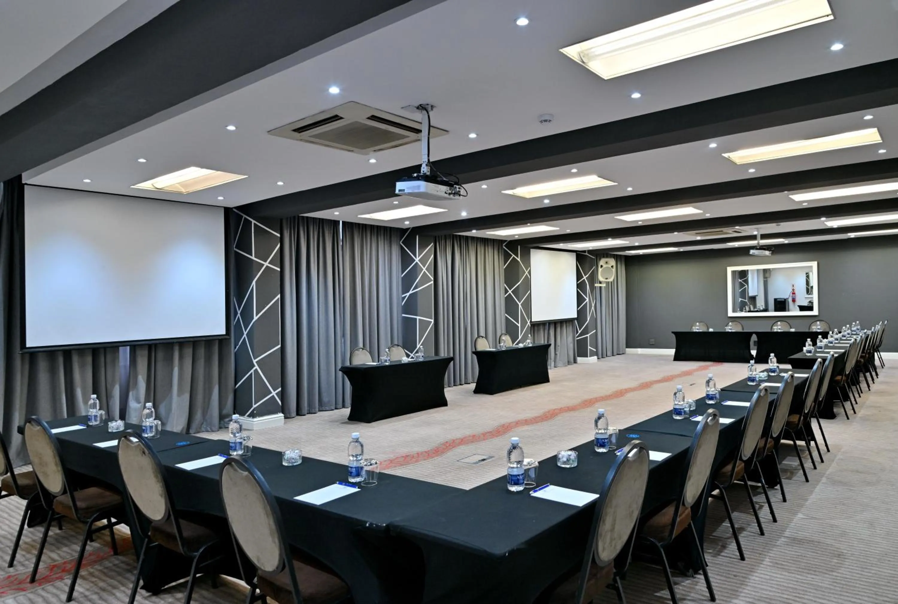 Meeting/conference room in Fountains Hotel