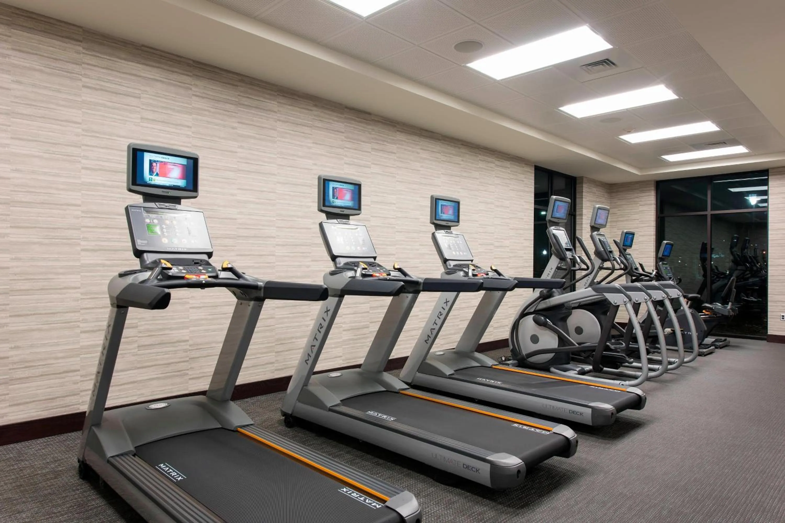 Fitness centre/facilities in Courtyard by Marriott Holland Downtown