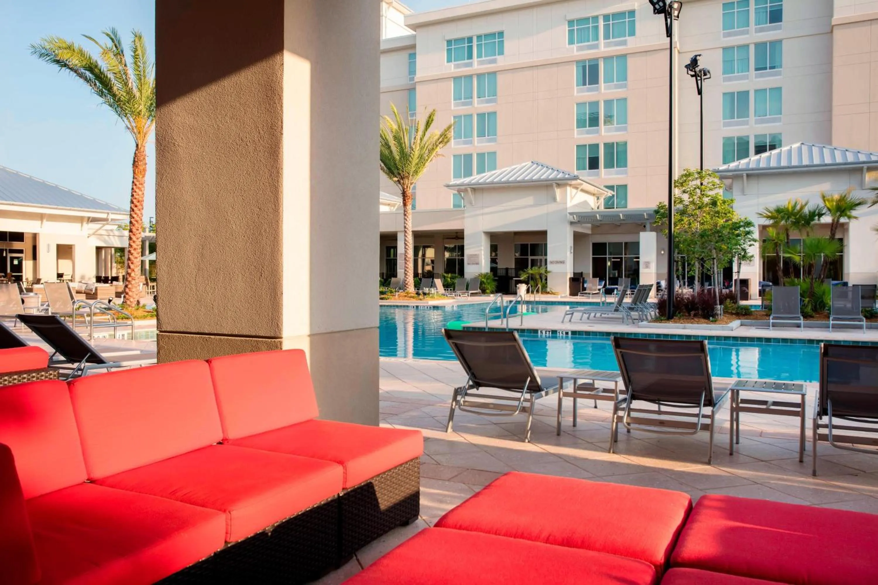 Area and facilities in TownePlace Suites Orlando at FLAMINGO CROSSINGS Town Center, Western Entrance
