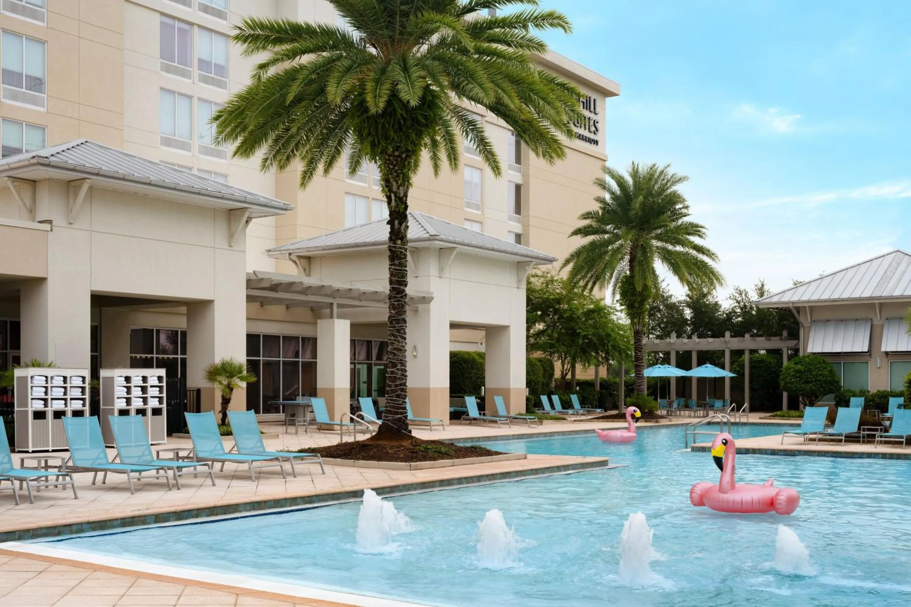 Swimming pool in TownePlace Suites Orlando at FLAMINGO CROSSINGS Town Center, Western Entrance