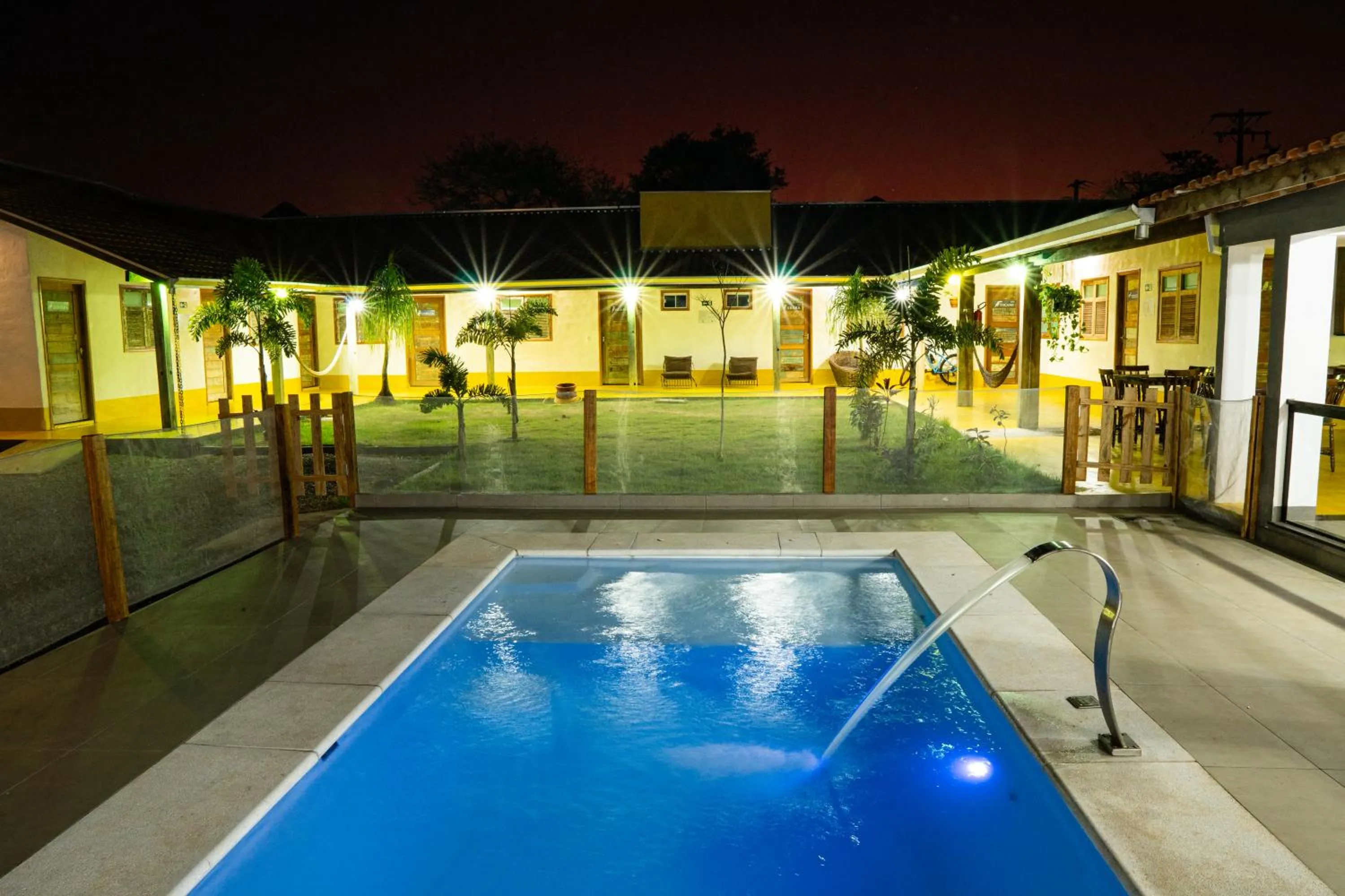 Swimming pool in Pousada Aracuã