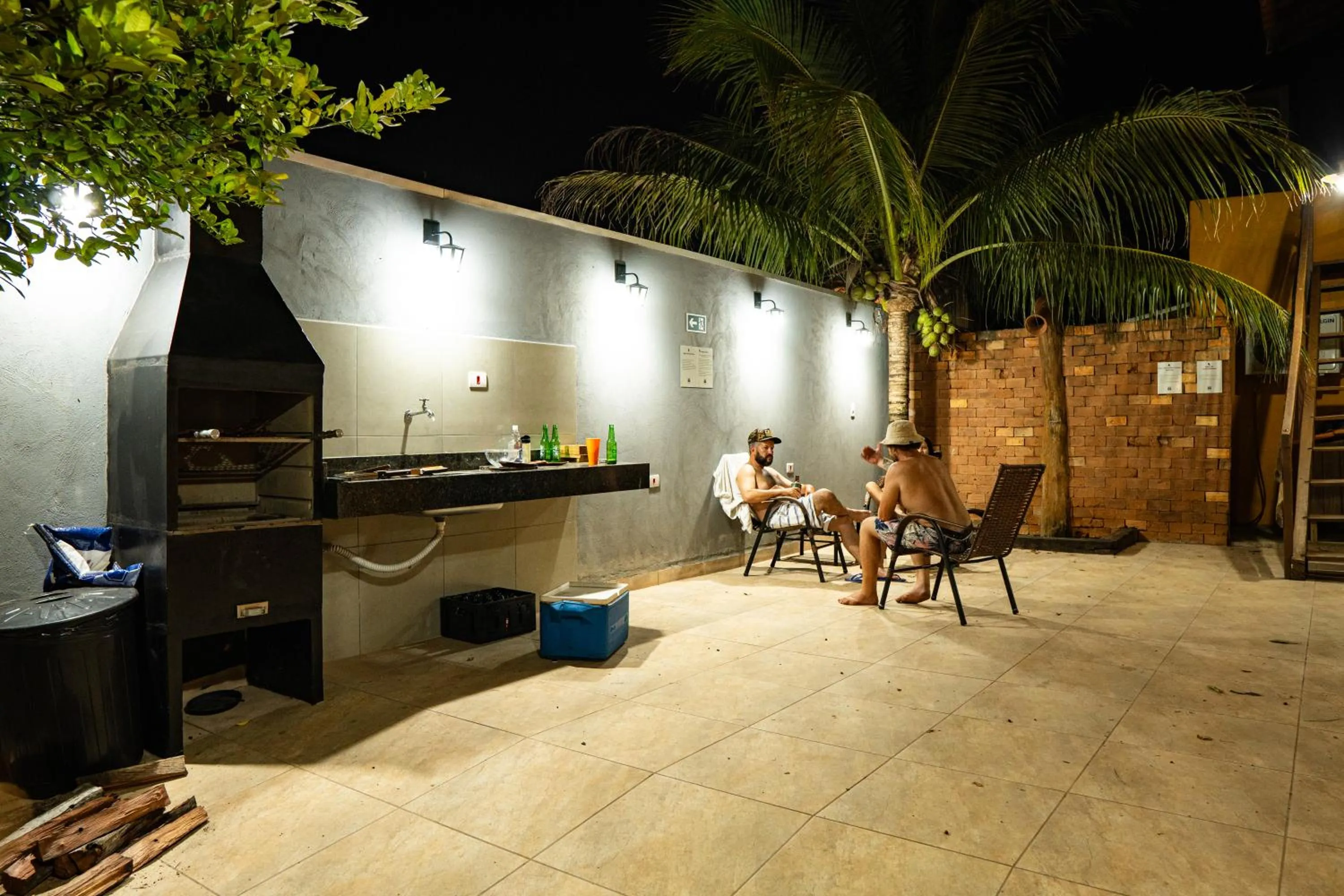 People in Pousada Aracuã