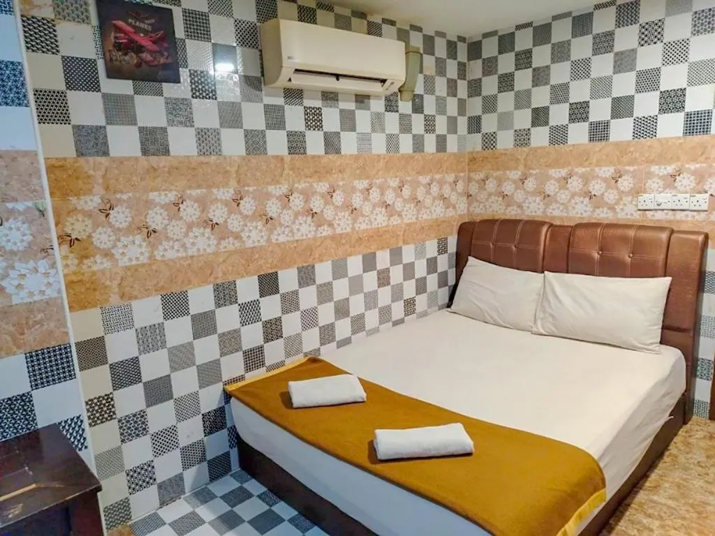 Bedroom, Bed in Silver Sky hotel