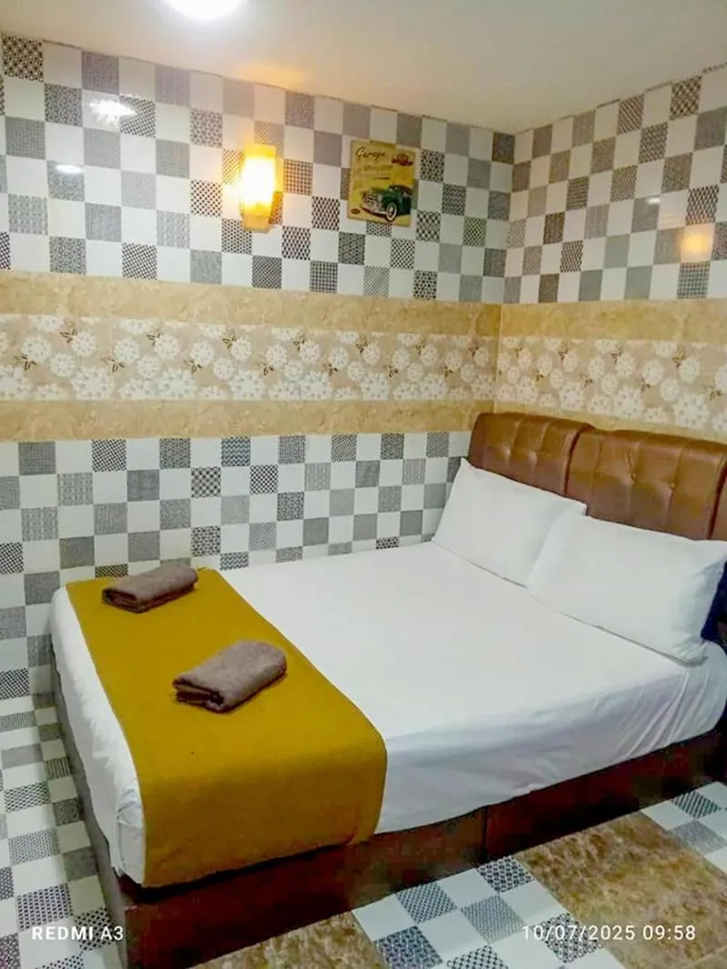 Photo of the whole room, Bed in Silver Sky hotel