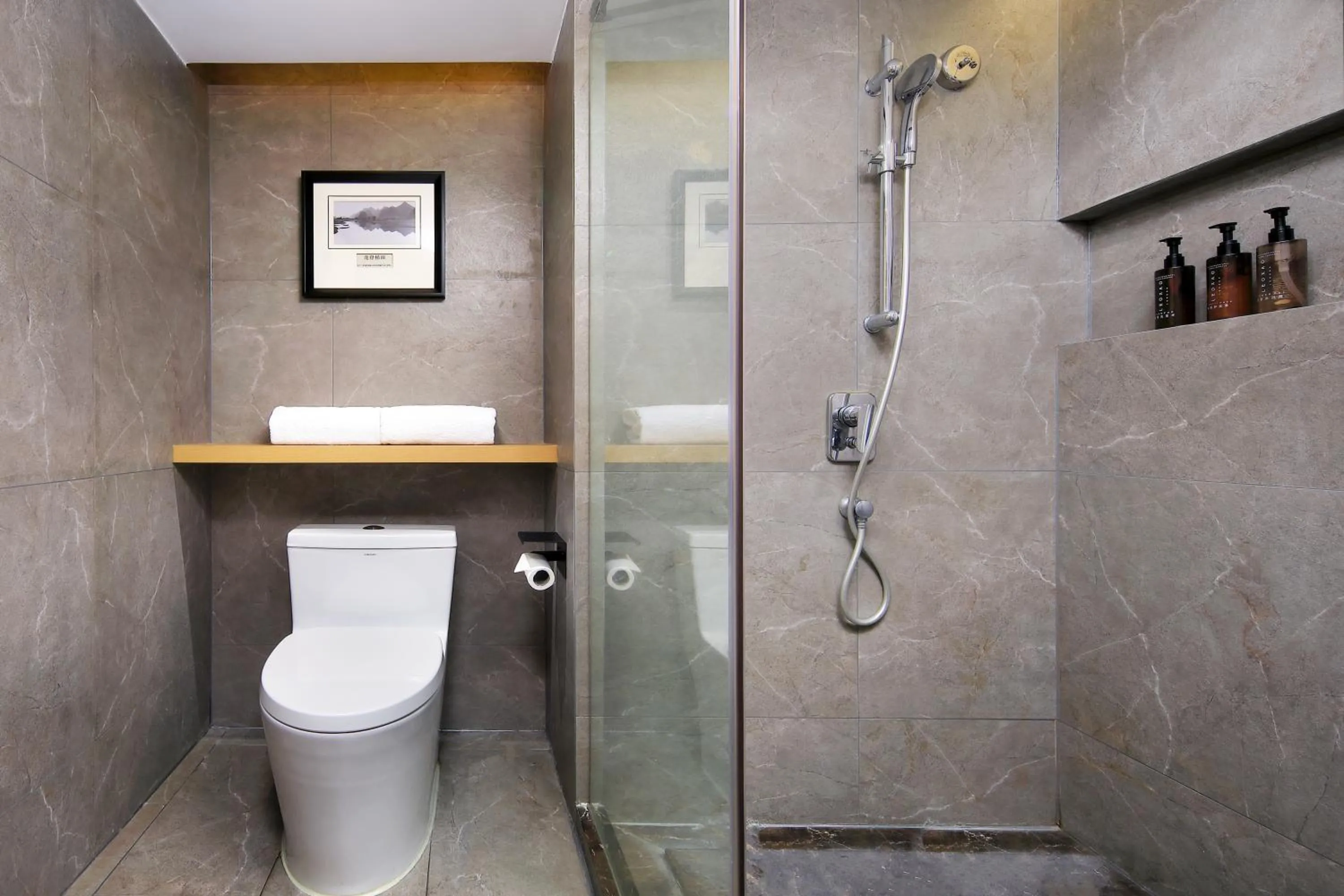 Shower in Venus Royal Hotel Guilin Elephant Trunk Hill Two Rivers and Four Lakes Branch