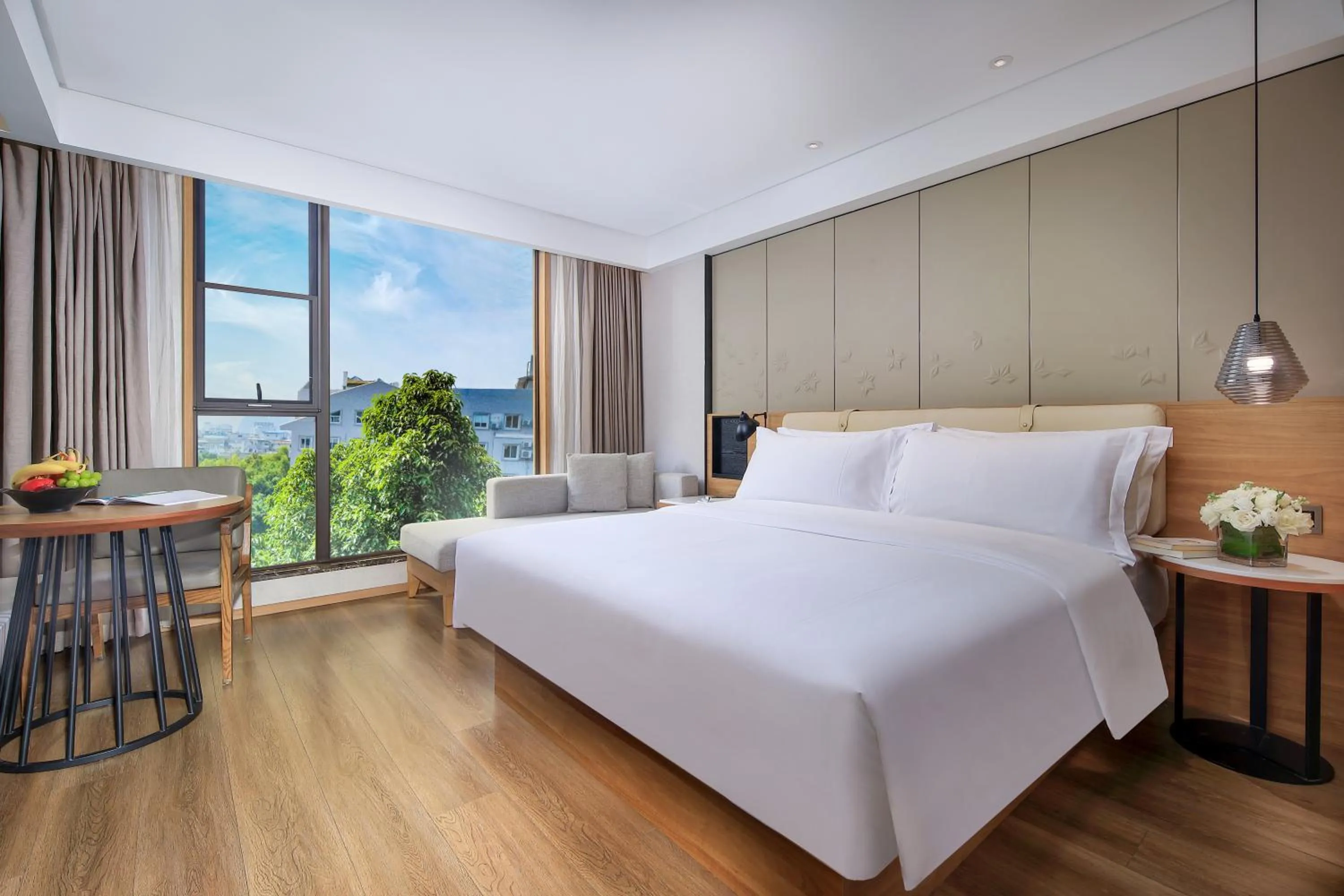 View (from property/room), Bed in Venus Royal Hotel Guilin Elephant Trunk Hill Two Rivers and Four Lakes Branch