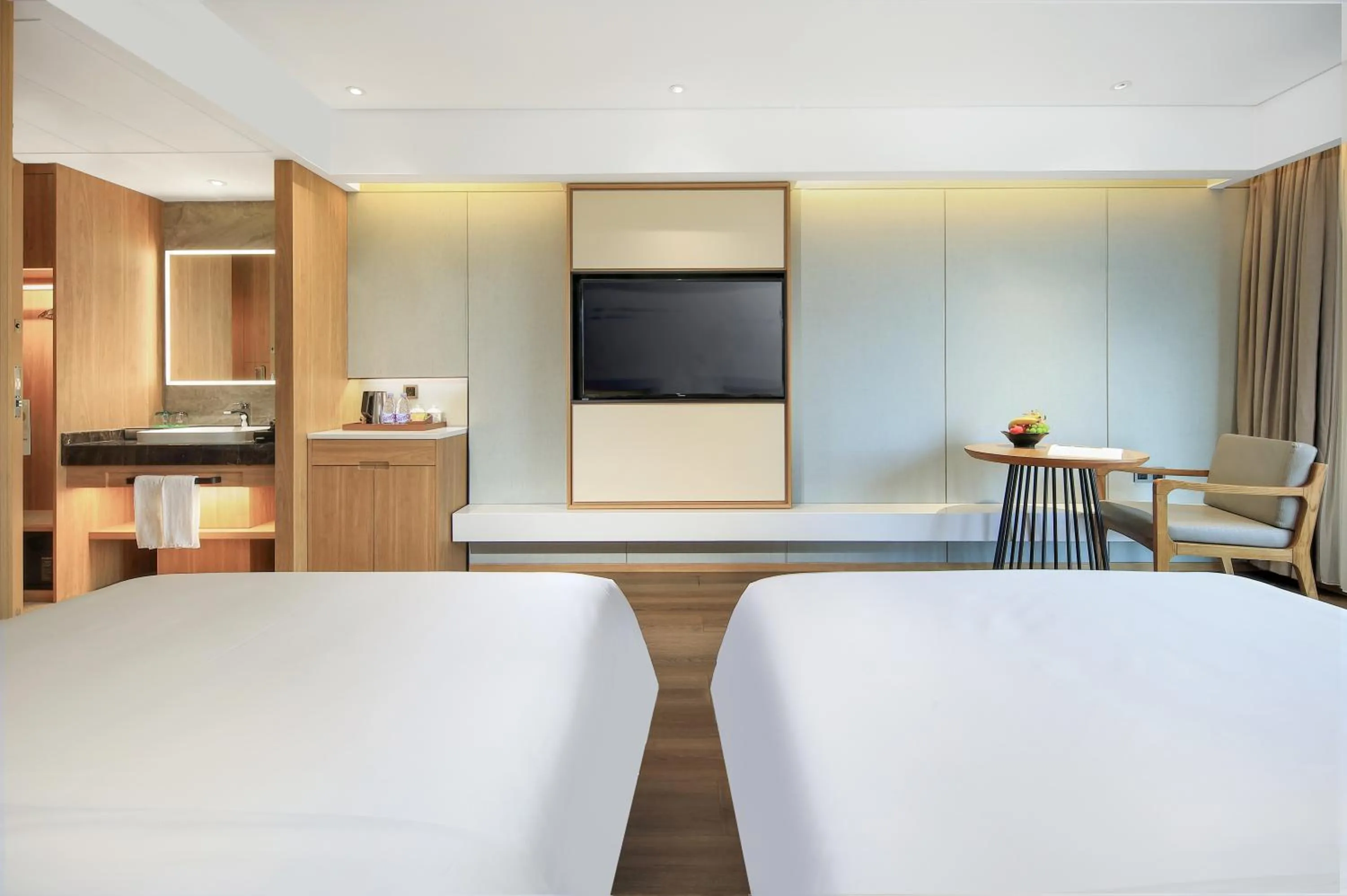 Standard Double or Twin Room in Venus Royal Hotel Guilin Elephant Trunk Hill Two Rivers and Four Lakes Branch