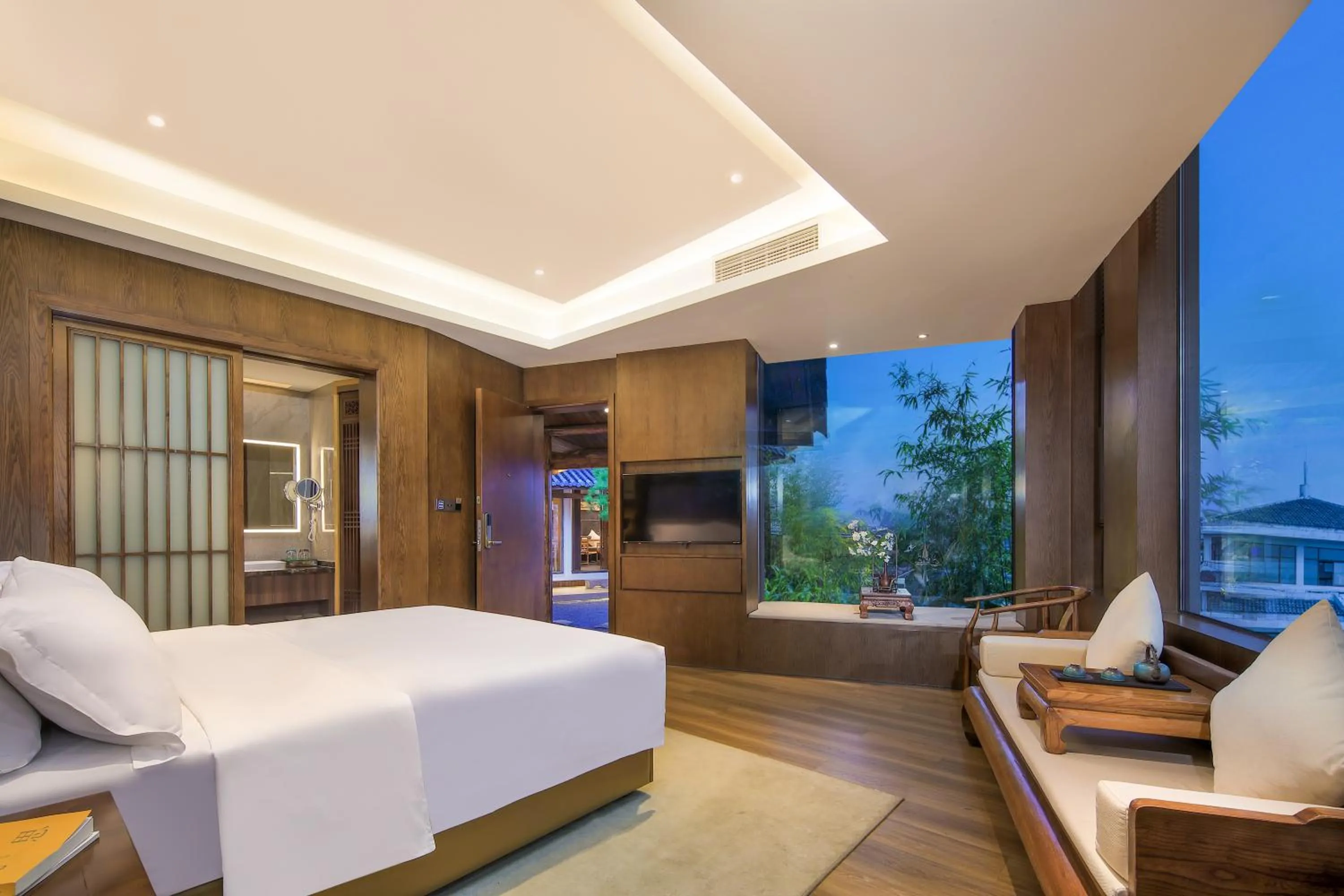 TV and multimedia, Bed in Venus Royal Hotel Guilin Elephant Trunk Hill Two Rivers and Four Lakes Branch
