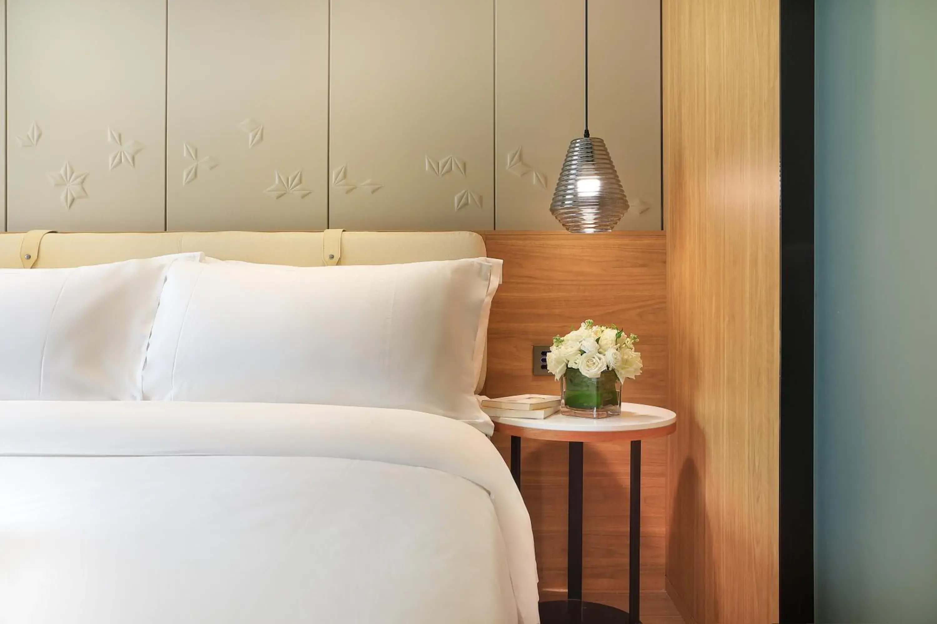 Standard Queen Room in Venus Royal Hotel Guilin Elephant Trunk Hill Two Rivers and Four Lakes Branch Standard Queen Room in Venus Royal Hotel Guilin Elephant Trunk Hill Two Rivers and Four Lakes Branch