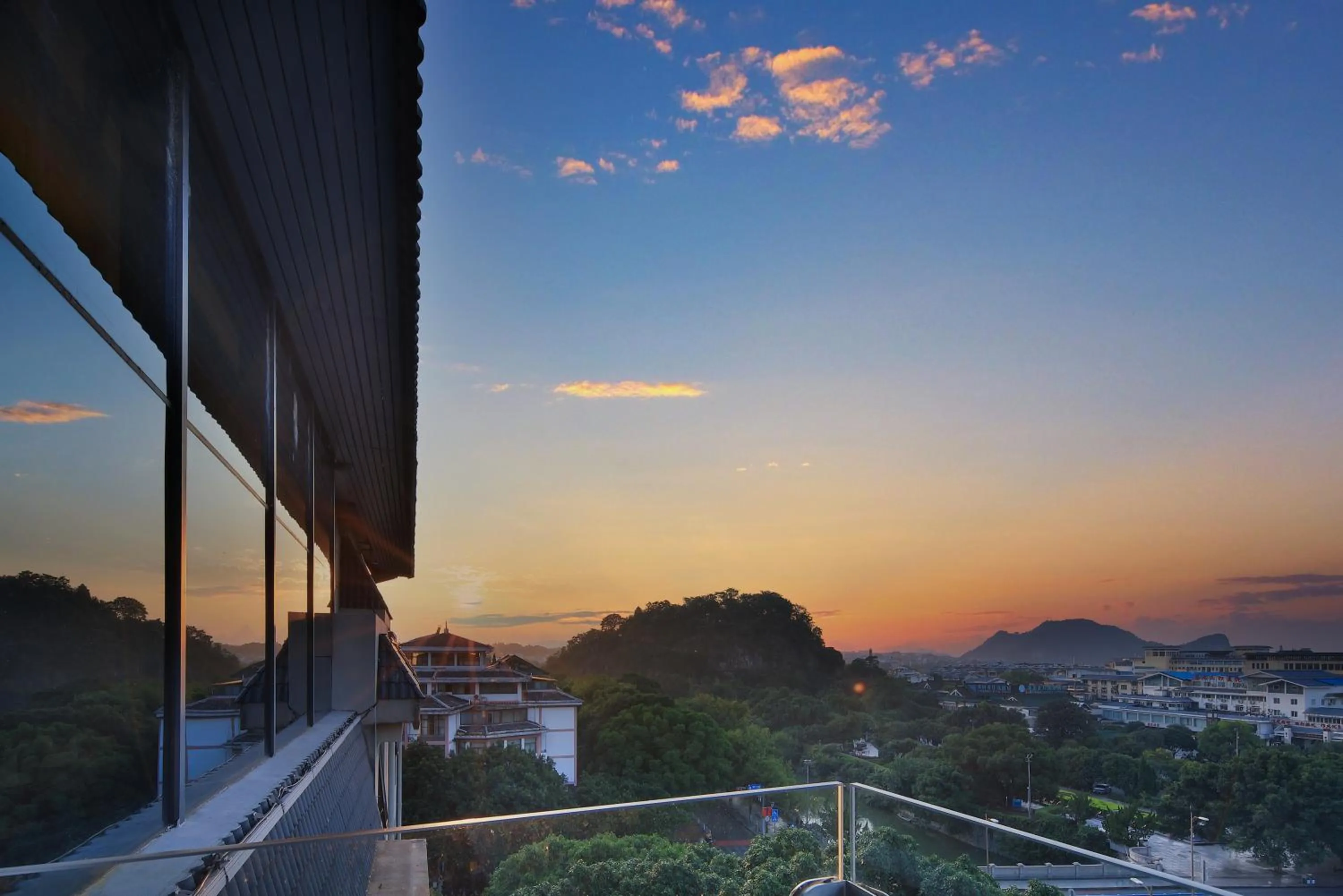 Restaurant/places to eat in Venus Royal Hotel Guilin Elephant Trunk Hill Two Rivers and Four Lakes Branch