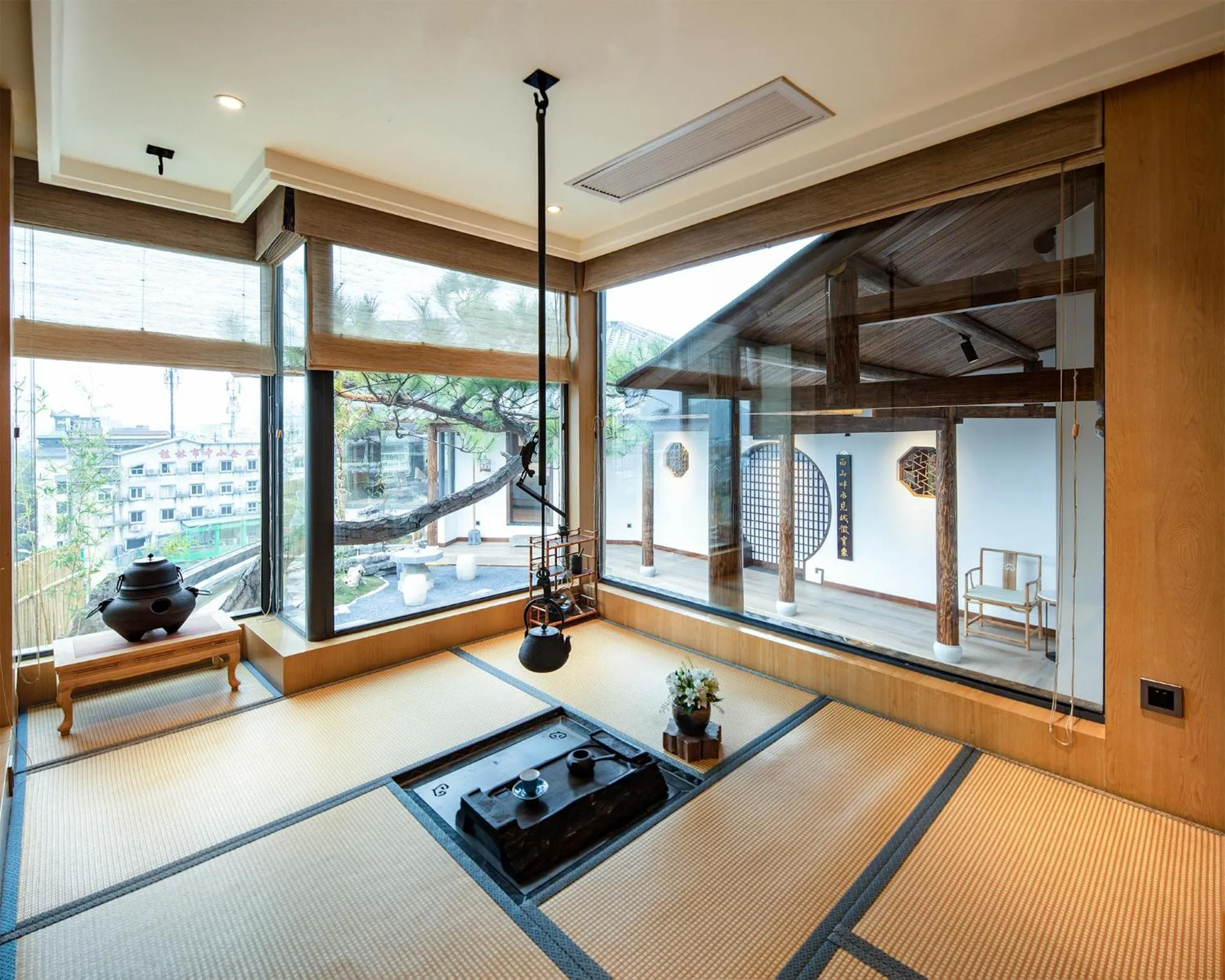 Garden view in Venus Royal Hotel Guilin Elephant Trunk Hill Two Rivers and Four Lakes Branch