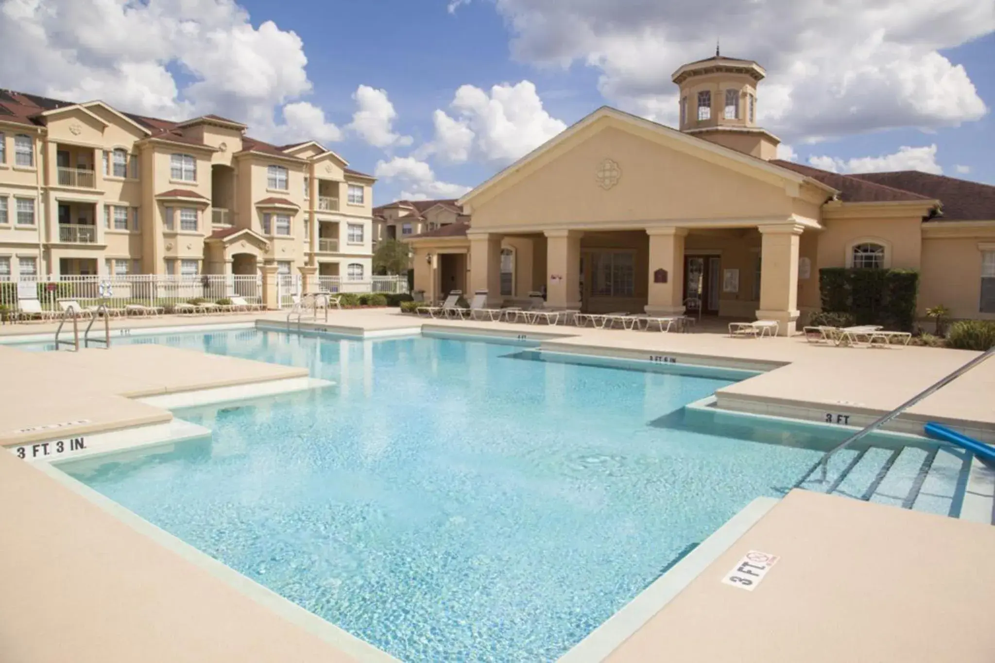 Pool Side Tree House Pool Side Tree House