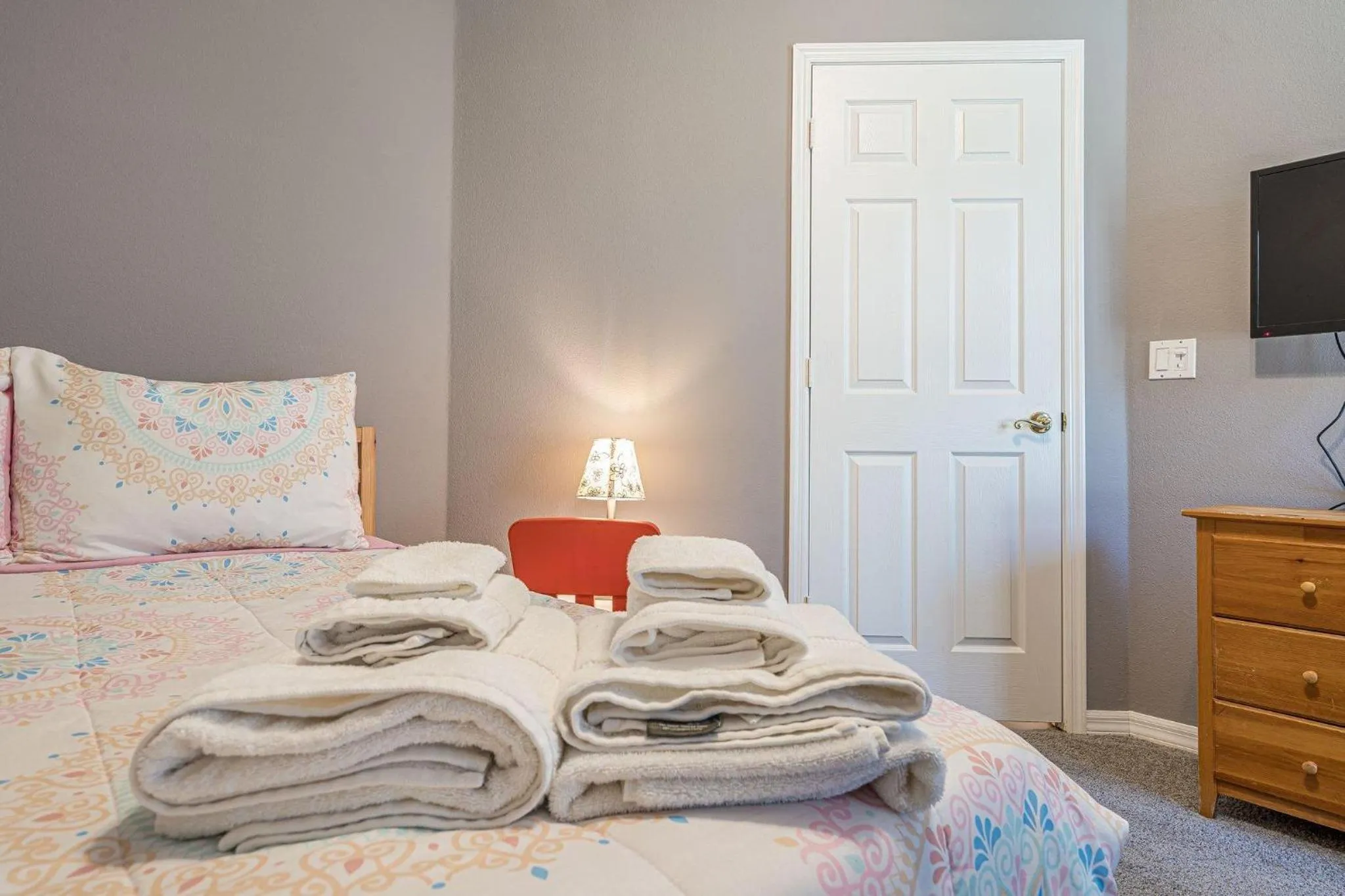 Bed in Pool Paradise