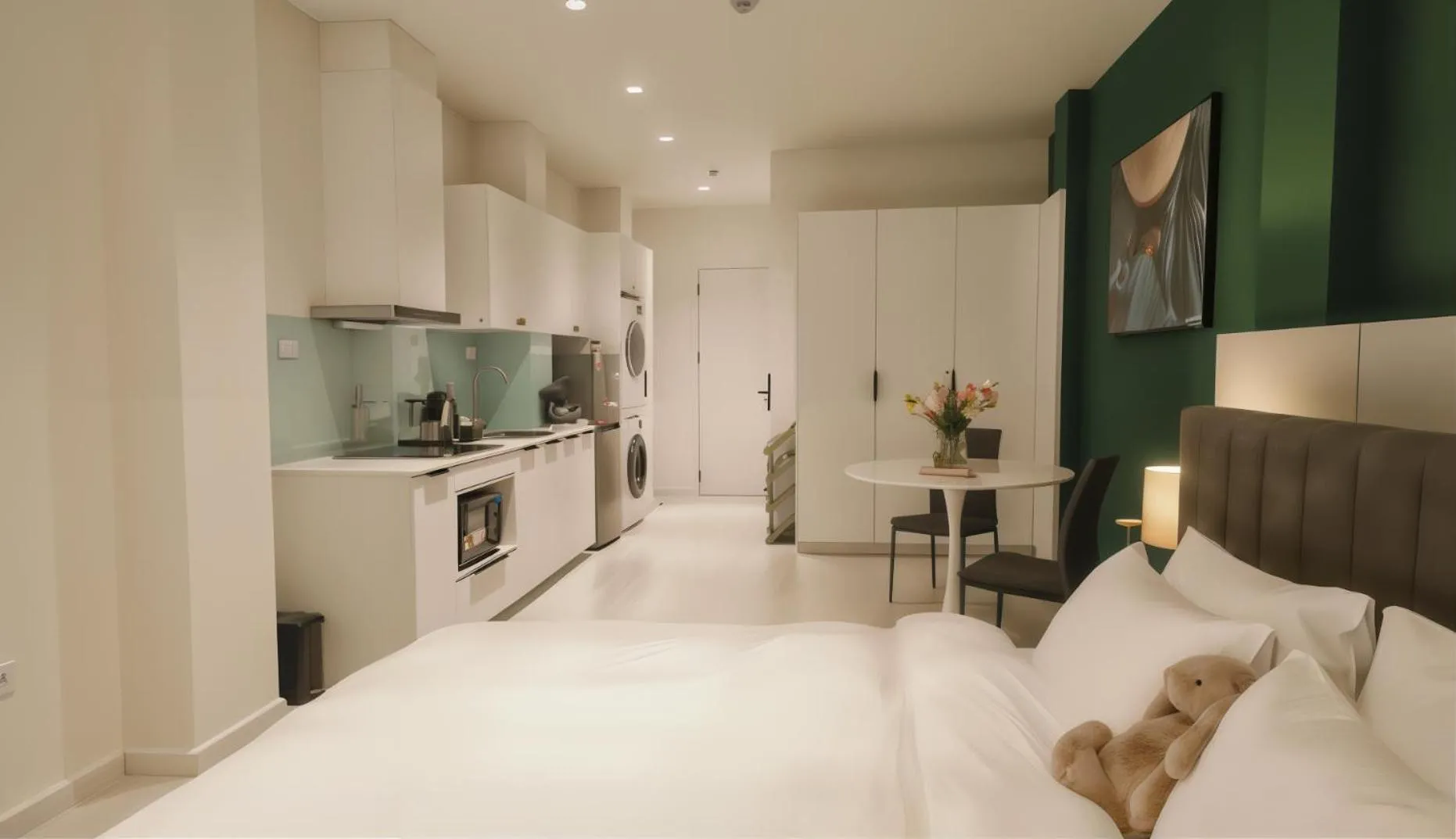 Bedroom, Bed in Centraltique Veranda Living