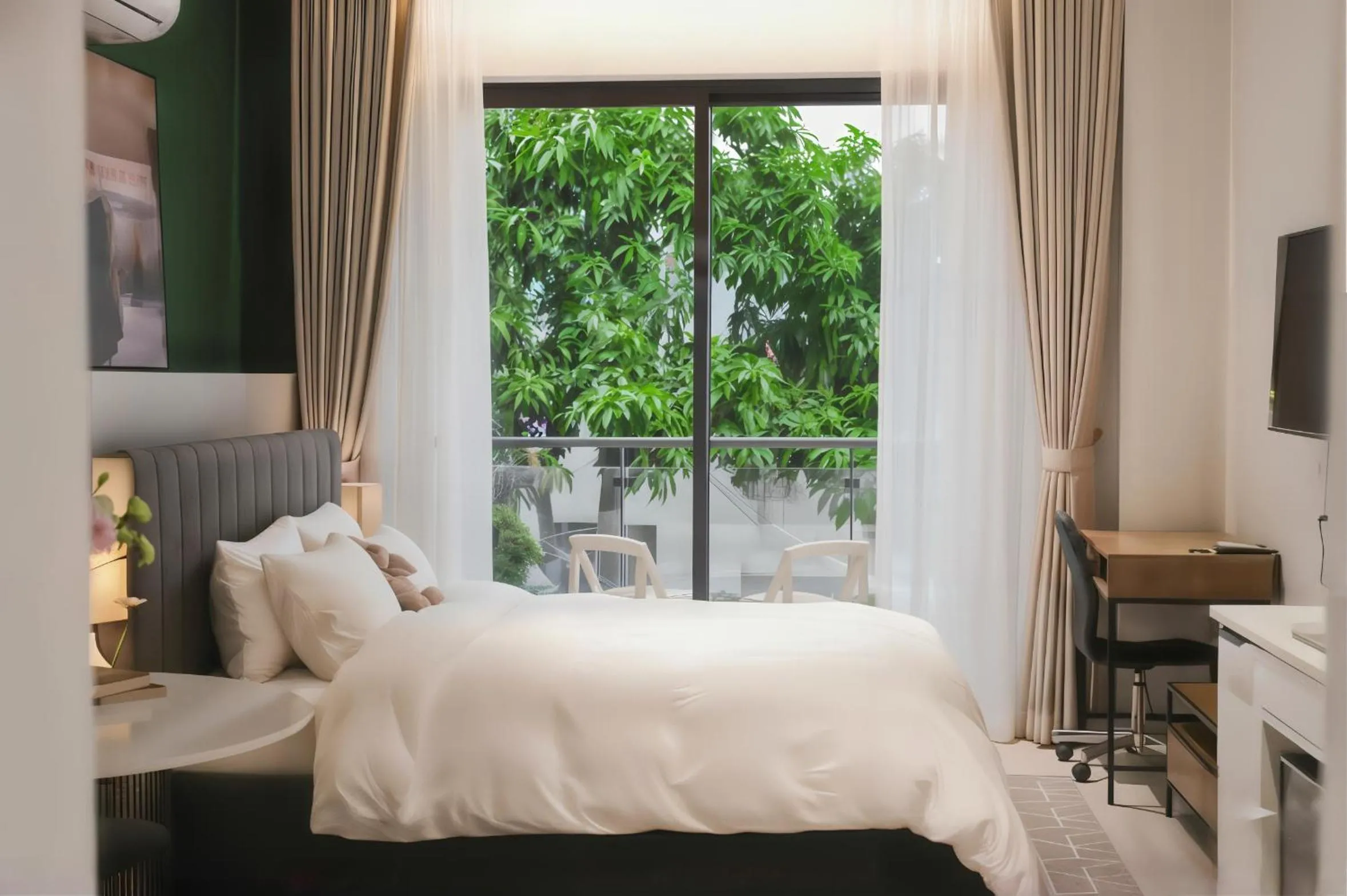 Bedroom, Bed in Centraltique Veranda Living
