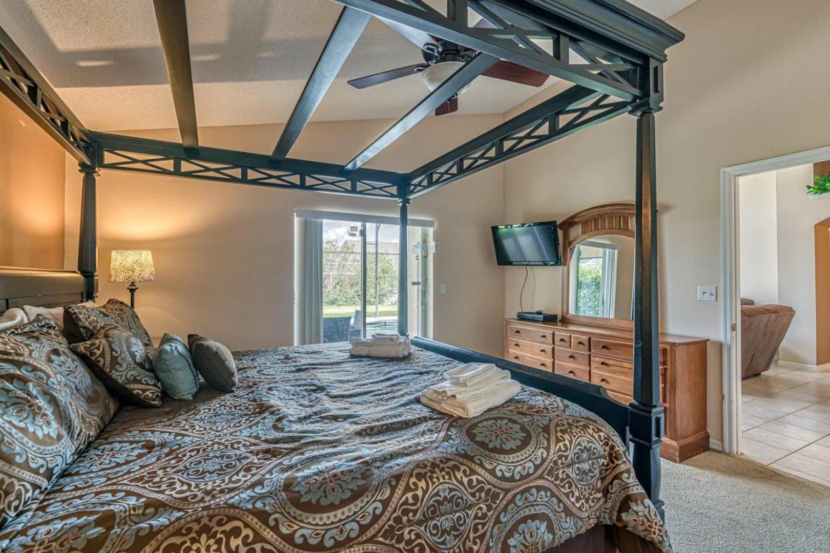 Bed in Simba's Lake House