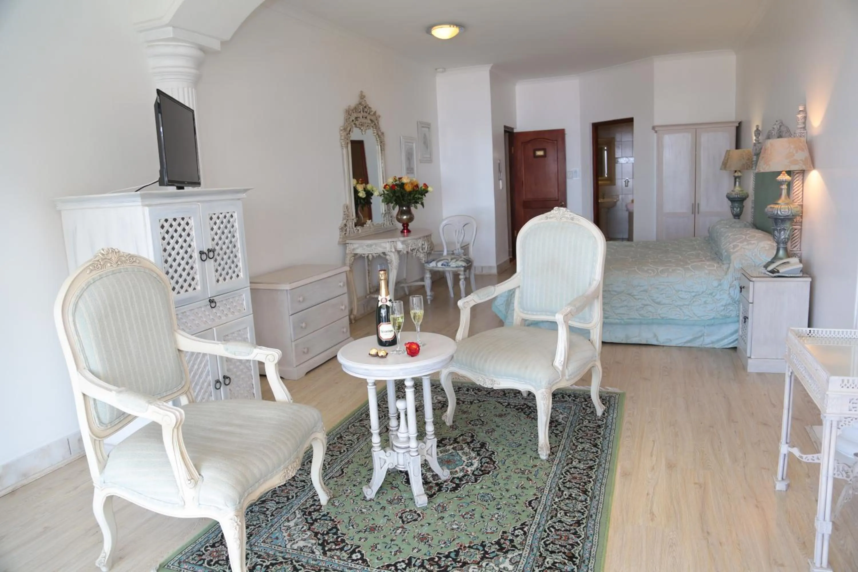 Photo of the whole room in Misty Waves Boutique Hotel