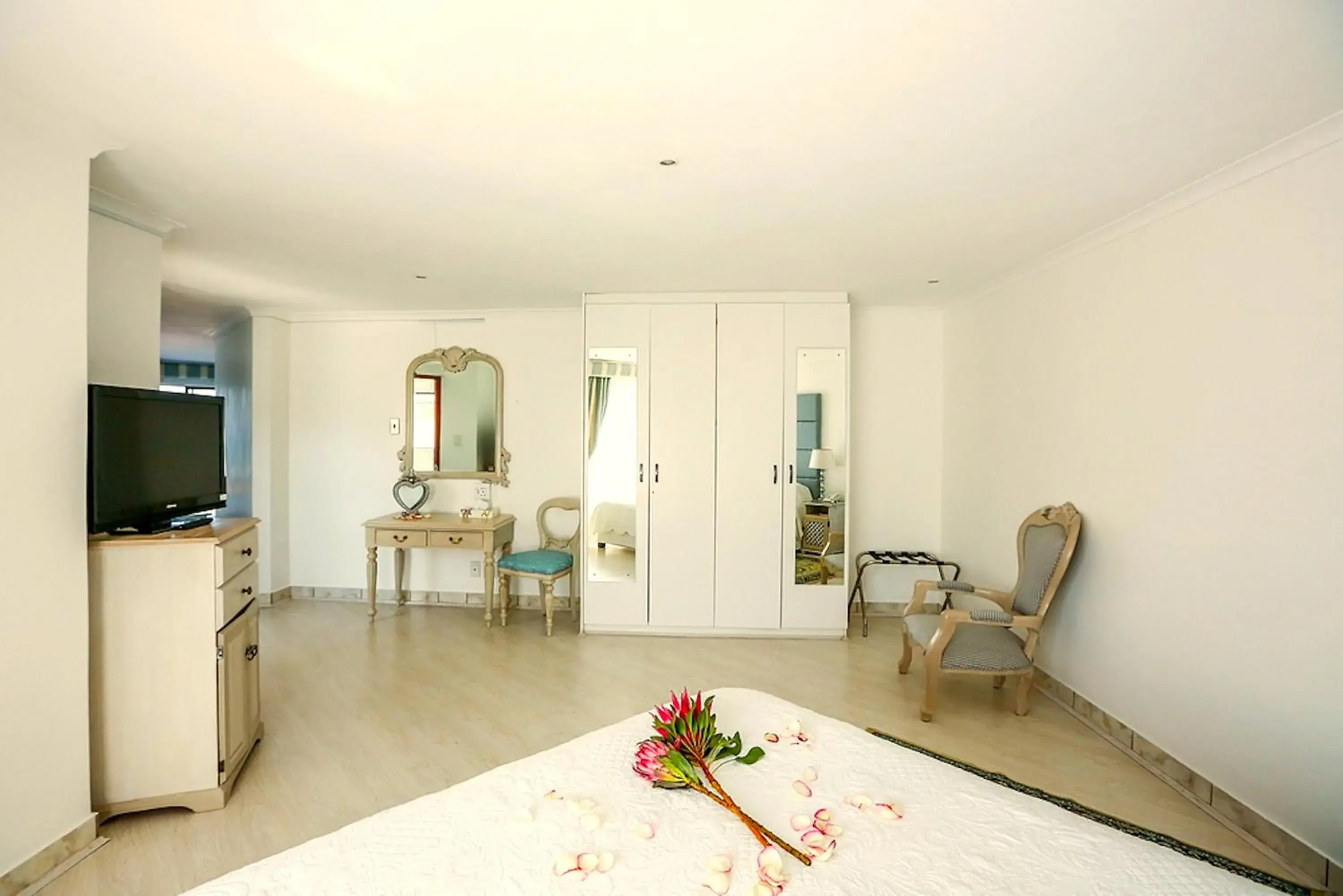 Suite with Sea View in Misty Waves Boutique Hotel Suite with Sea View in Misty Waves Boutique Hotel