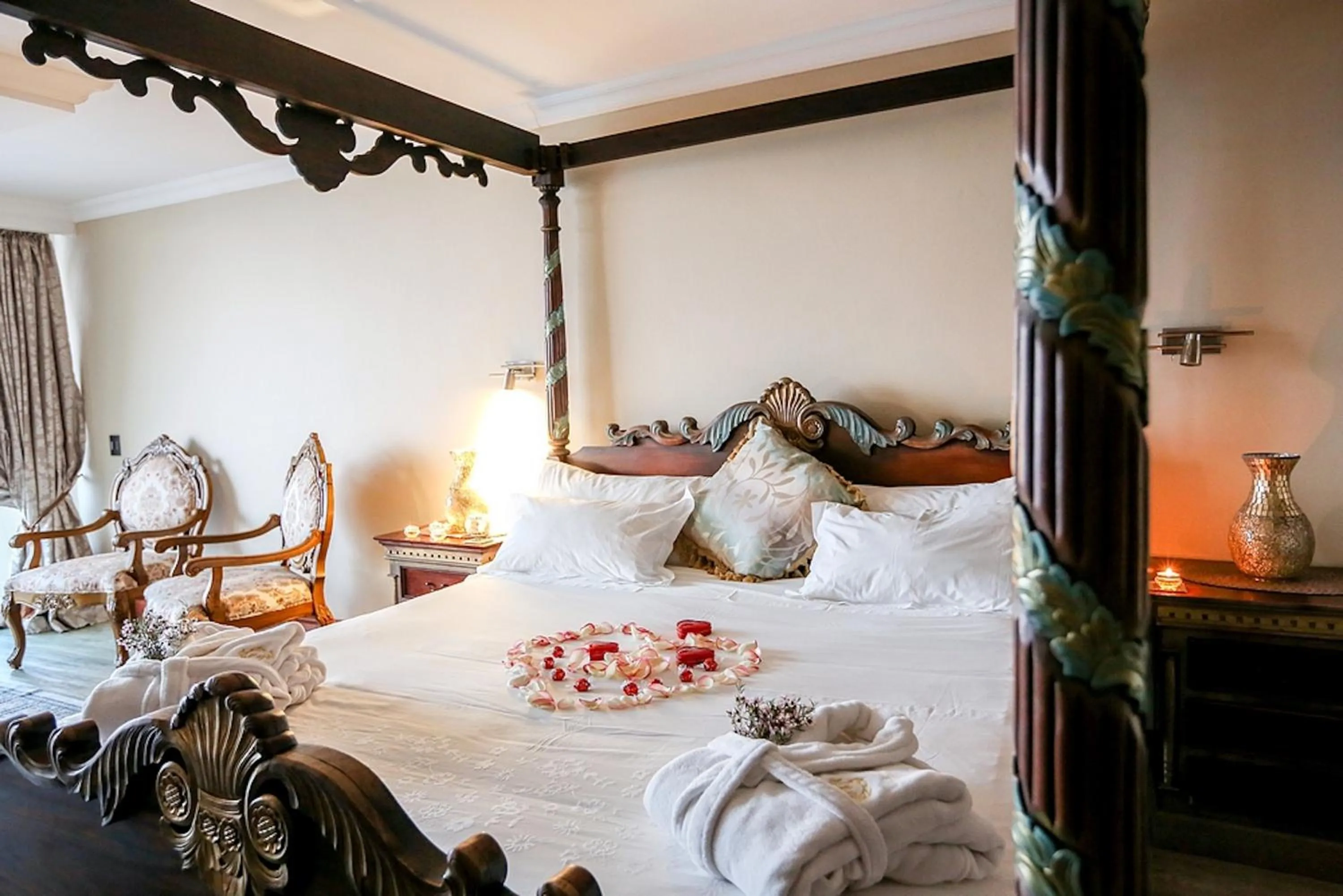 Photo of the whole room, Bed in Misty Waves Boutique Hotel