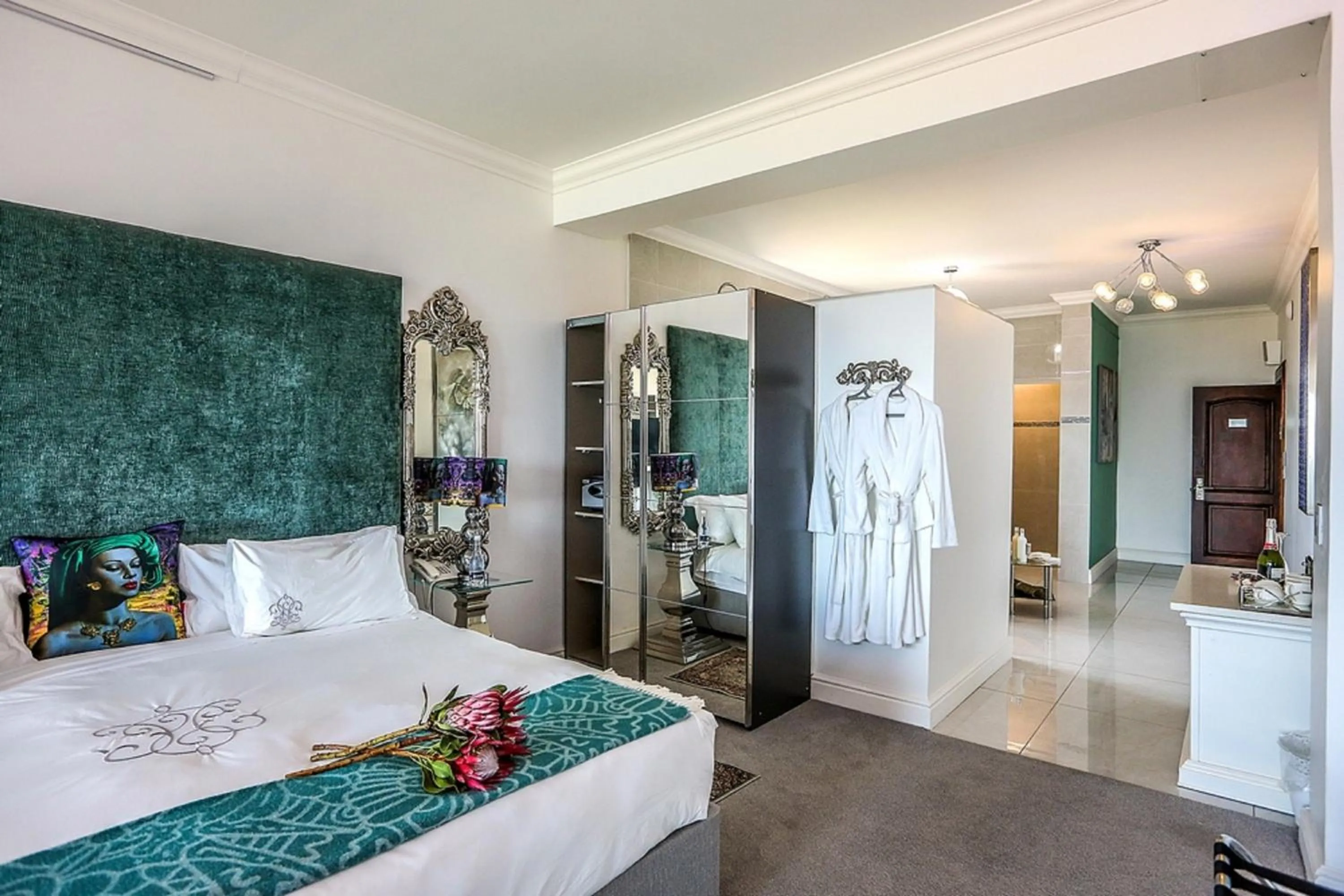 Photo of the whole room, Bed in Misty Waves Boutique Hotel