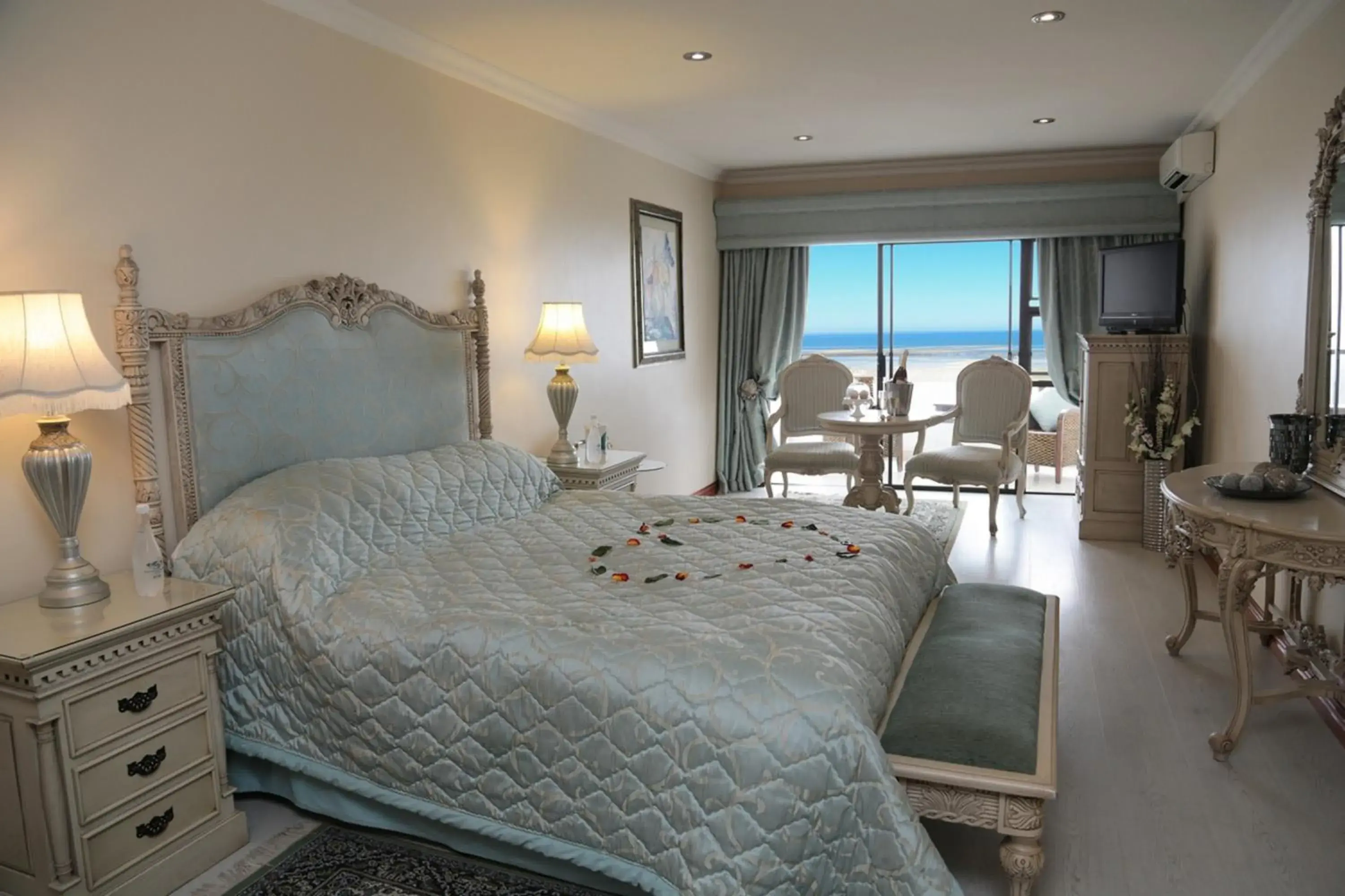 Sea view, Bed in Misty Waves Boutique Hotel Sea view, Bed in Misty Waves Boutique Hotel
