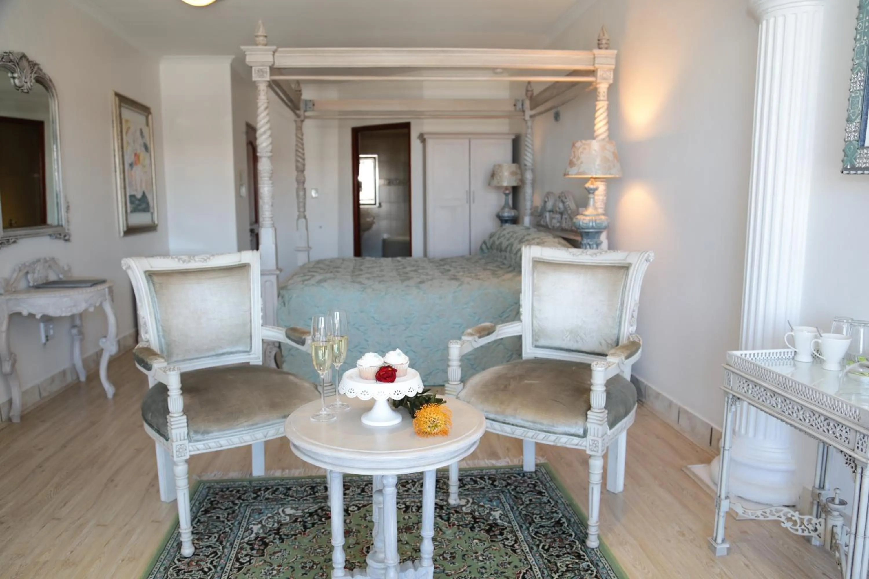 Photo of the whole room in Misty Waves Boutique Hotel