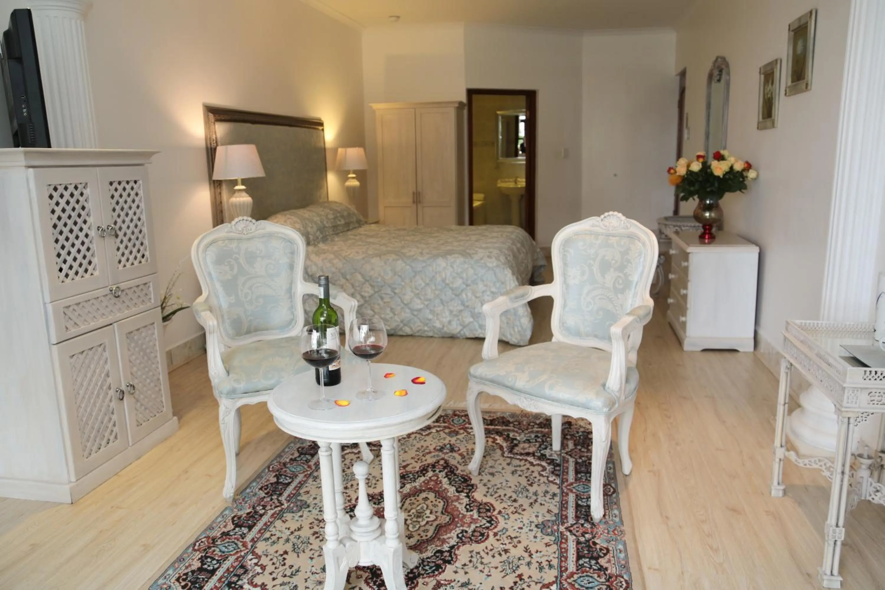 Photo of the whole room in Misty Waves Boutique Hotel